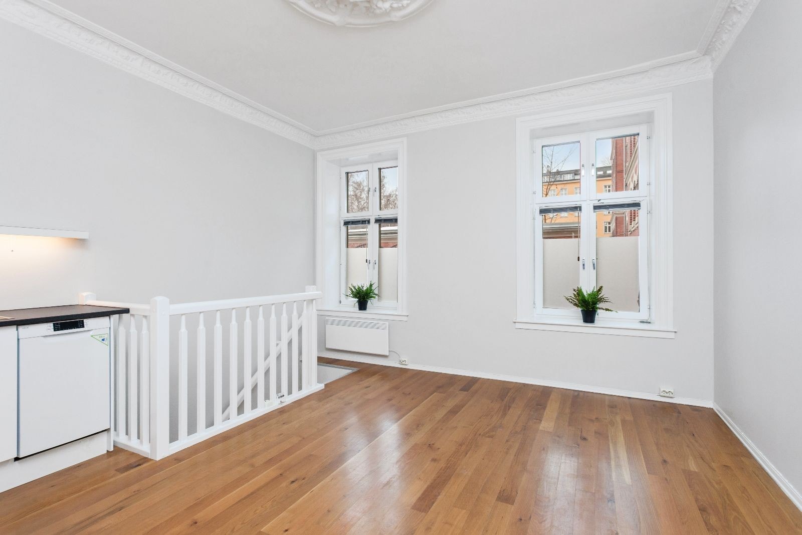 Stue med åpent kjøkken løsning Galleribilde