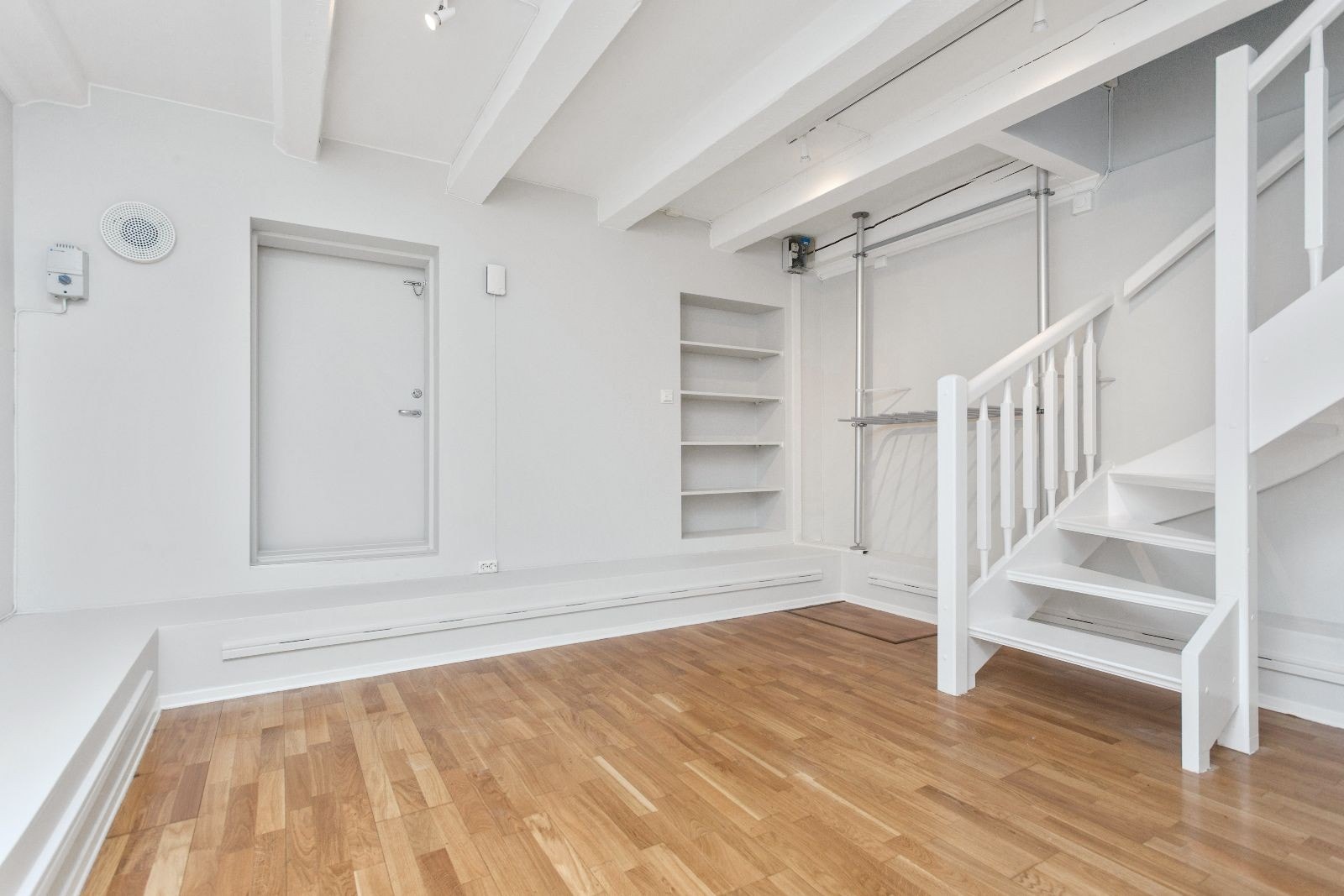 Under etasje med plass til stor seng Galleribilde