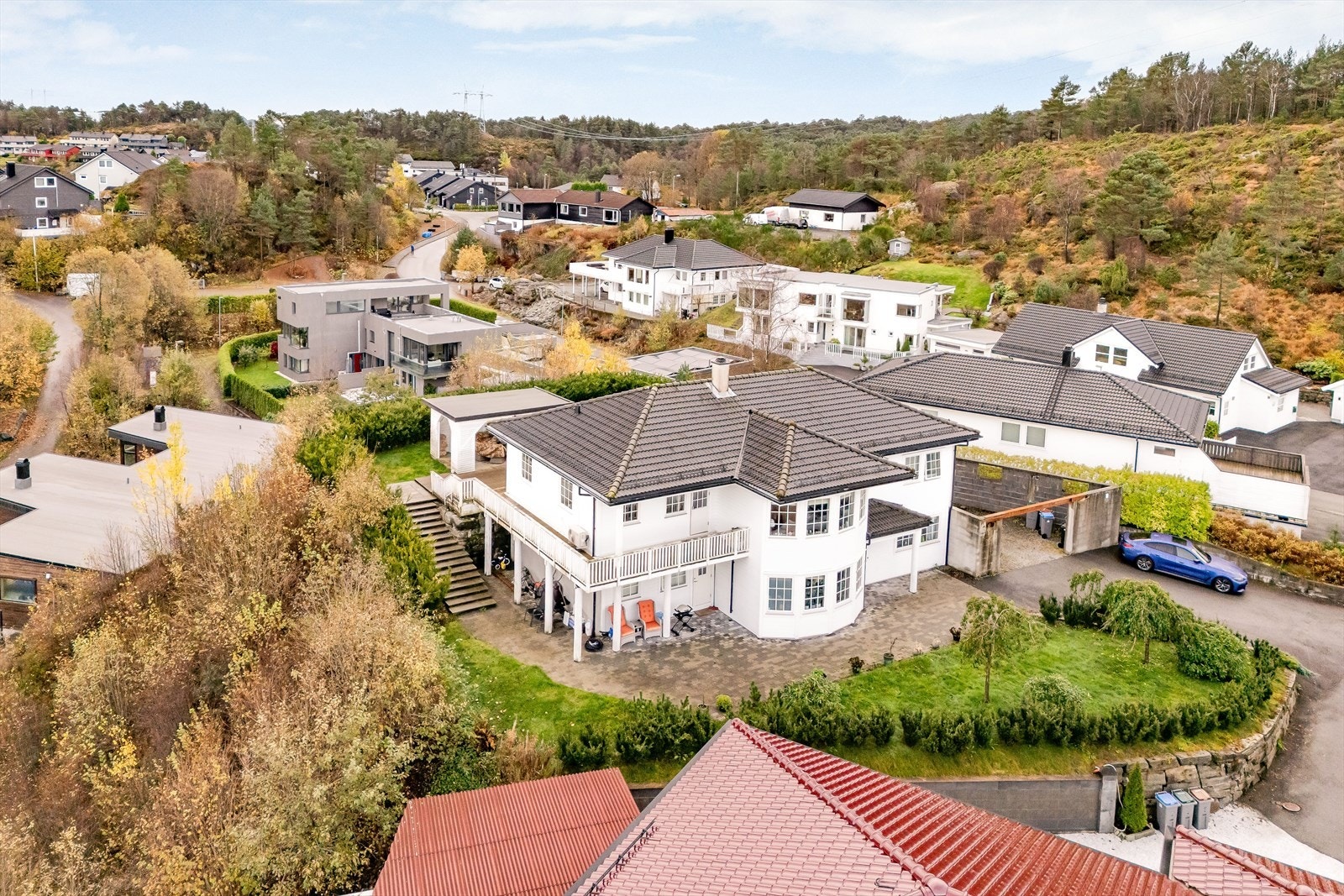 En meget fasjonabel villa i et veletablert område med flotte kvaliteter Galleribilde
