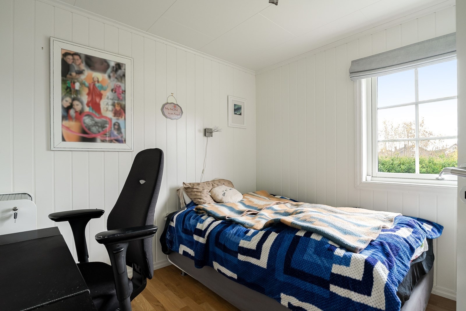 Soverom 2 er av god størrelse og passer ypperlig til barnerom, gjesterom eller hjemmekontor Galleribilde