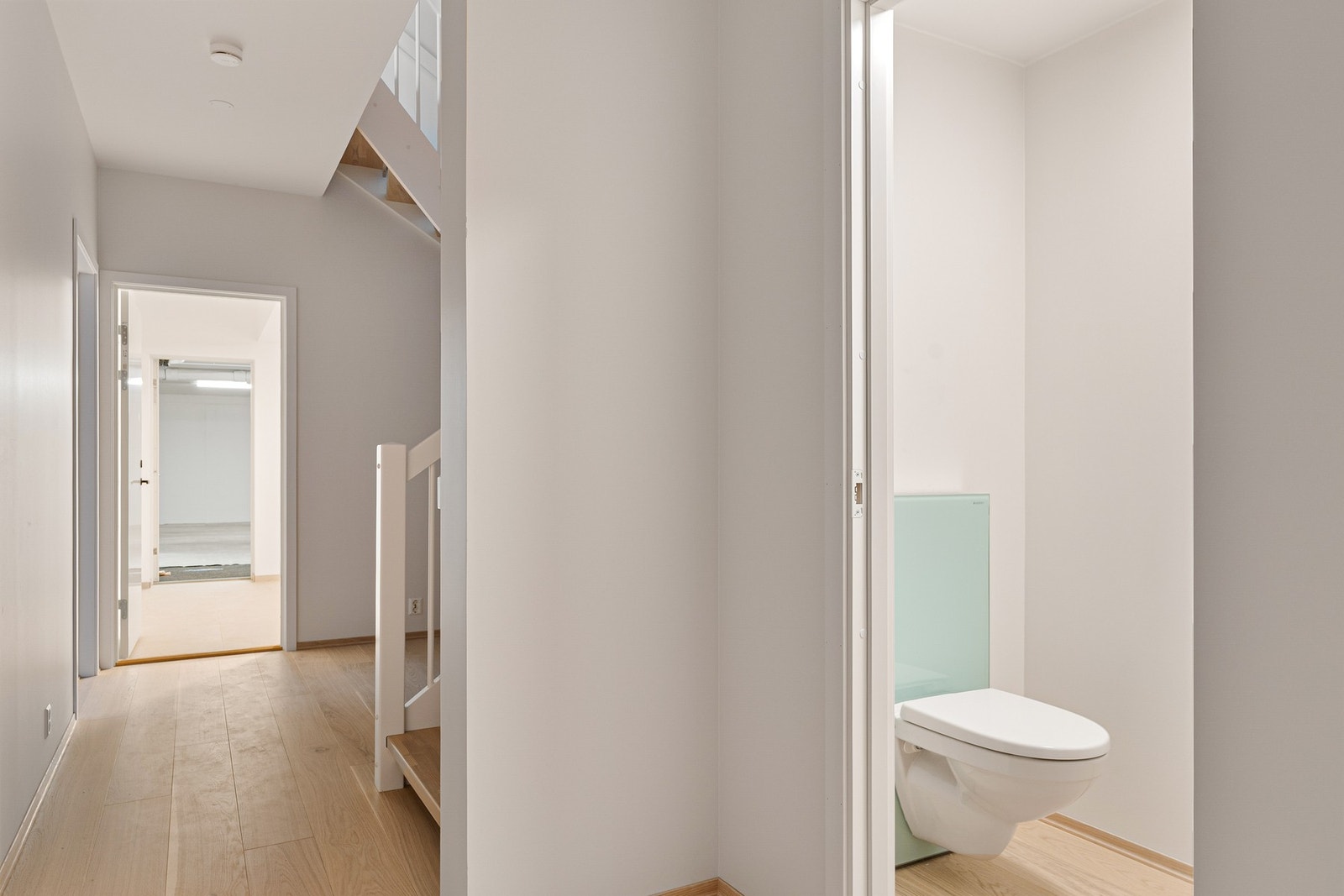 Eget toalettrom i sokkeletasjen. Galleribilde