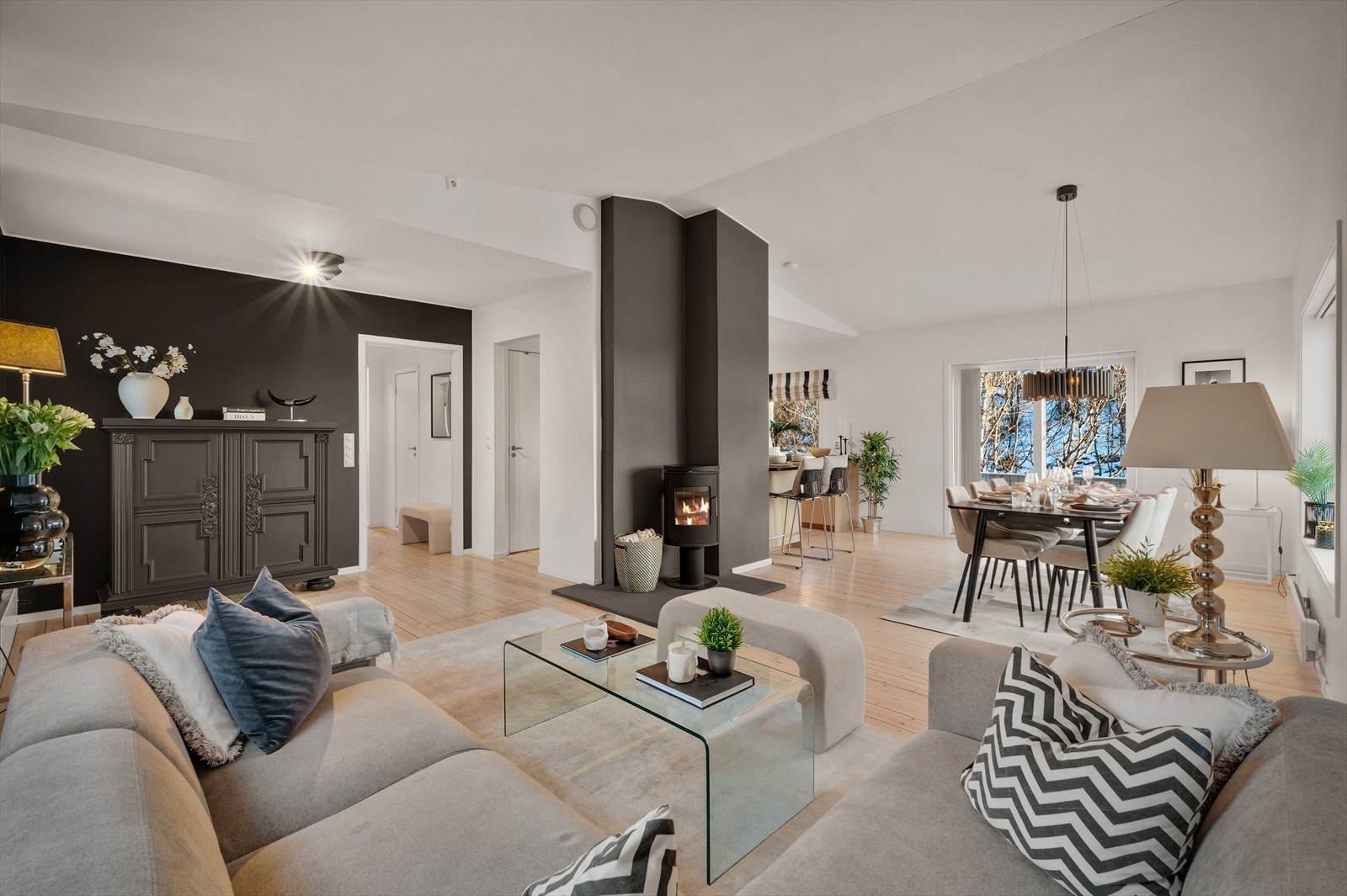 - Stuen og kjøkkenet strekker seg over et areal på 46,5 m² - Galleribilde