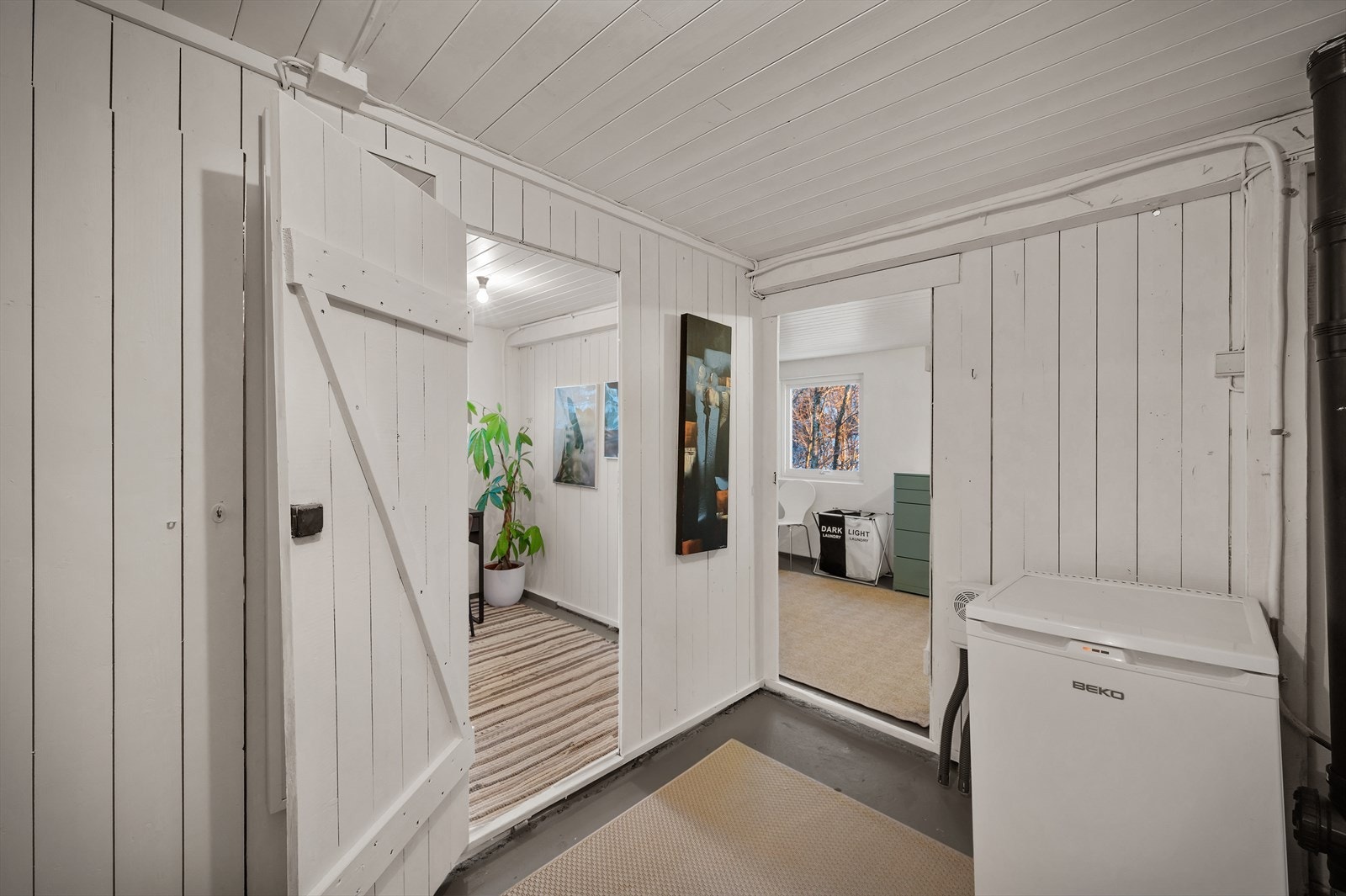 - Underetasjen sørger for rikelig med oppbevaringsmuligheter - Galleribilde