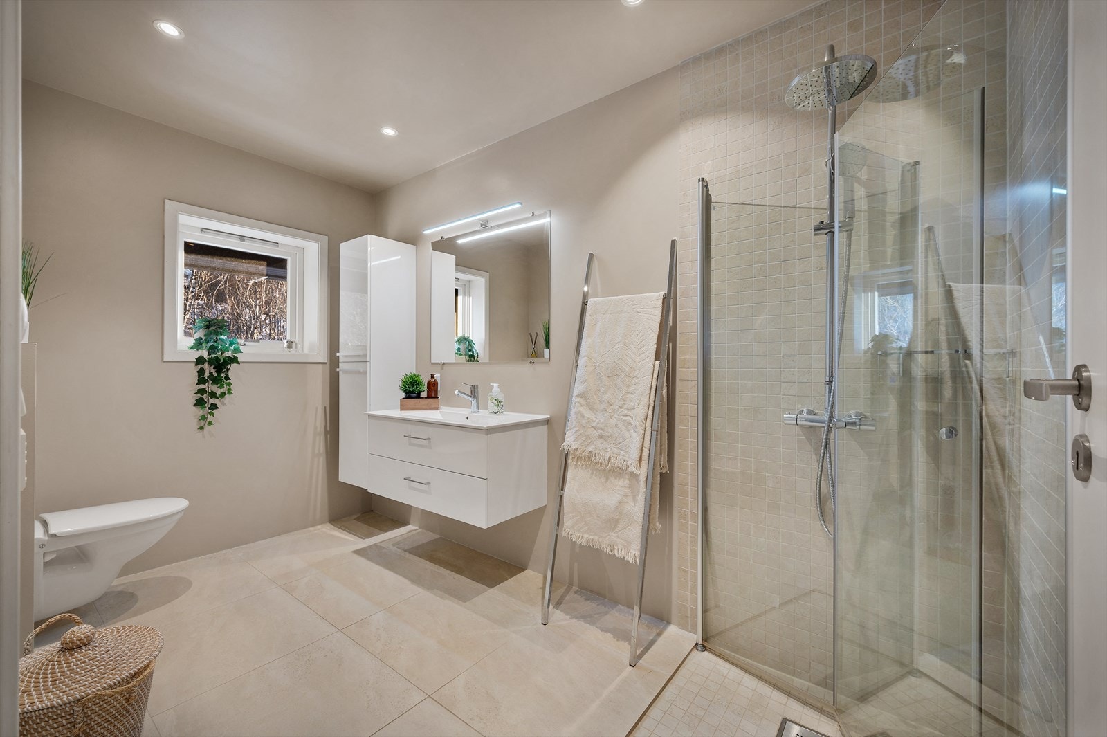 - Stilrent bad på 6,4 m² fra 2020 - Galleribilde