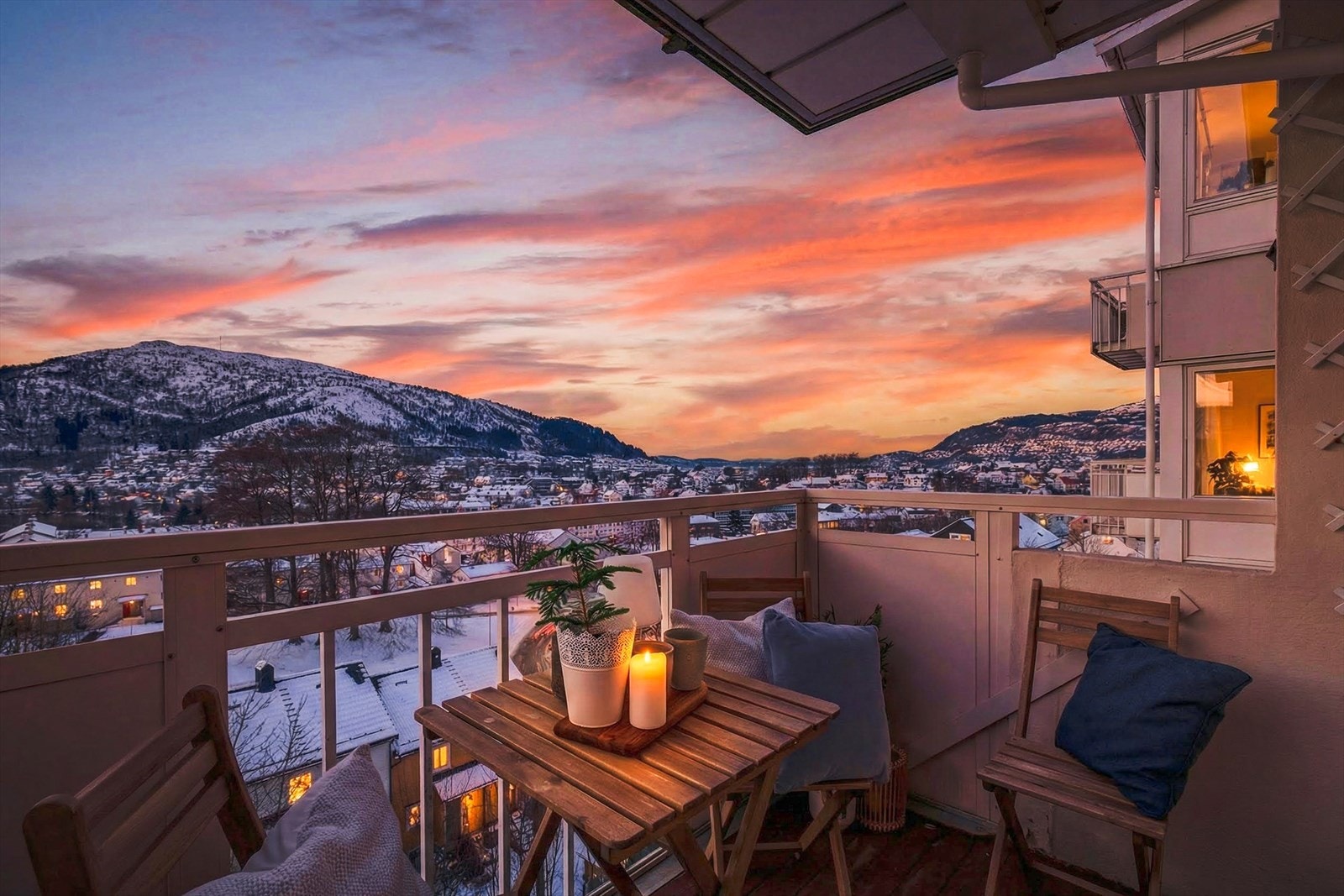 Velkommen til vakre Landås og Nordahl Rolfsens vei 29B! Presenter av Laila Flinterud i Fana Sparebank Eiendom. Galleribilde