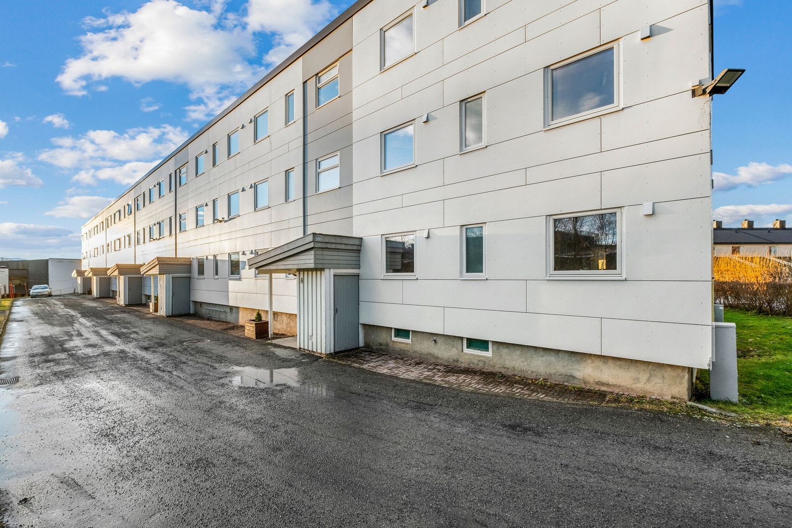 Det ble også lagt nytt tak i 2012. Rørfornying ble gjennomført i 2019 Galleribilde