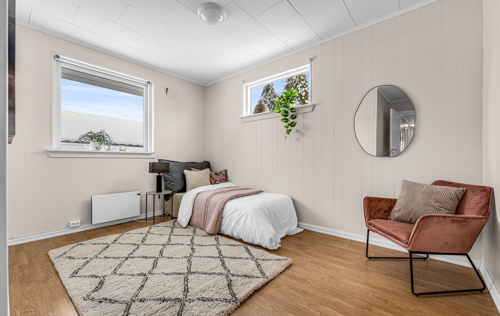 Soverom nr 3 er også i lyse og lune farger og med rikelig naturlig lys Galleribilde