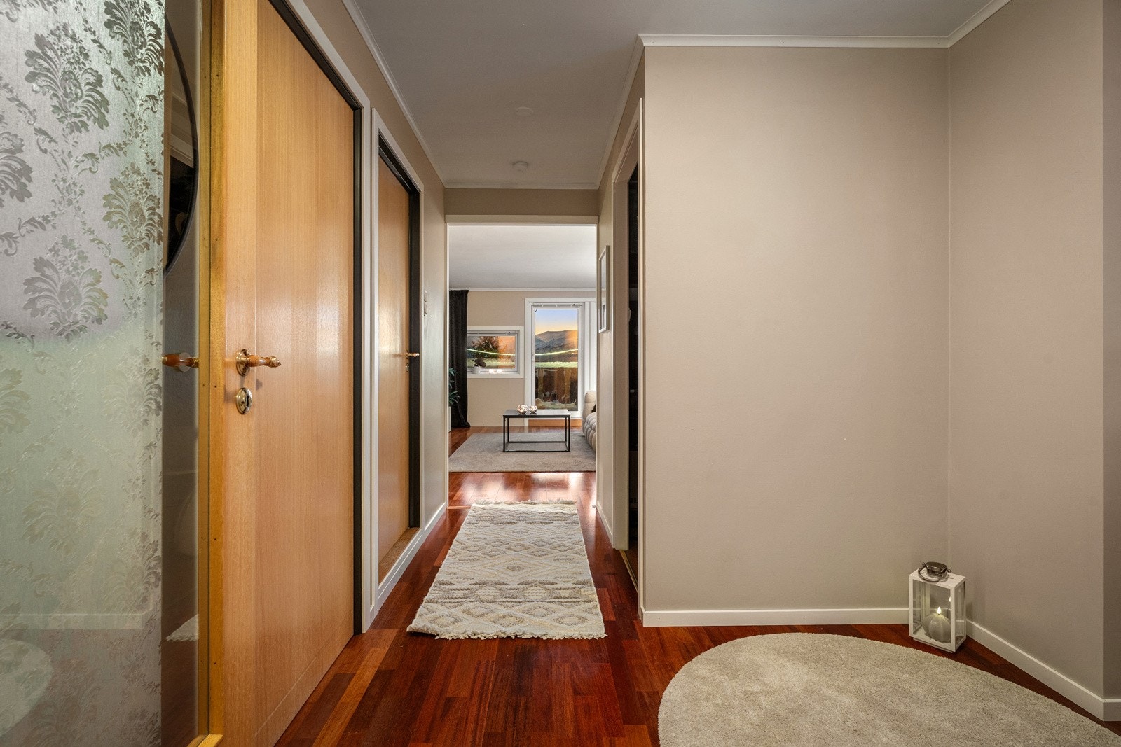 I leiligheten har du hele 2 boder som sikrer gode oppbevaringsmuligheter. I tillegg har du en utvendig sportsbod!