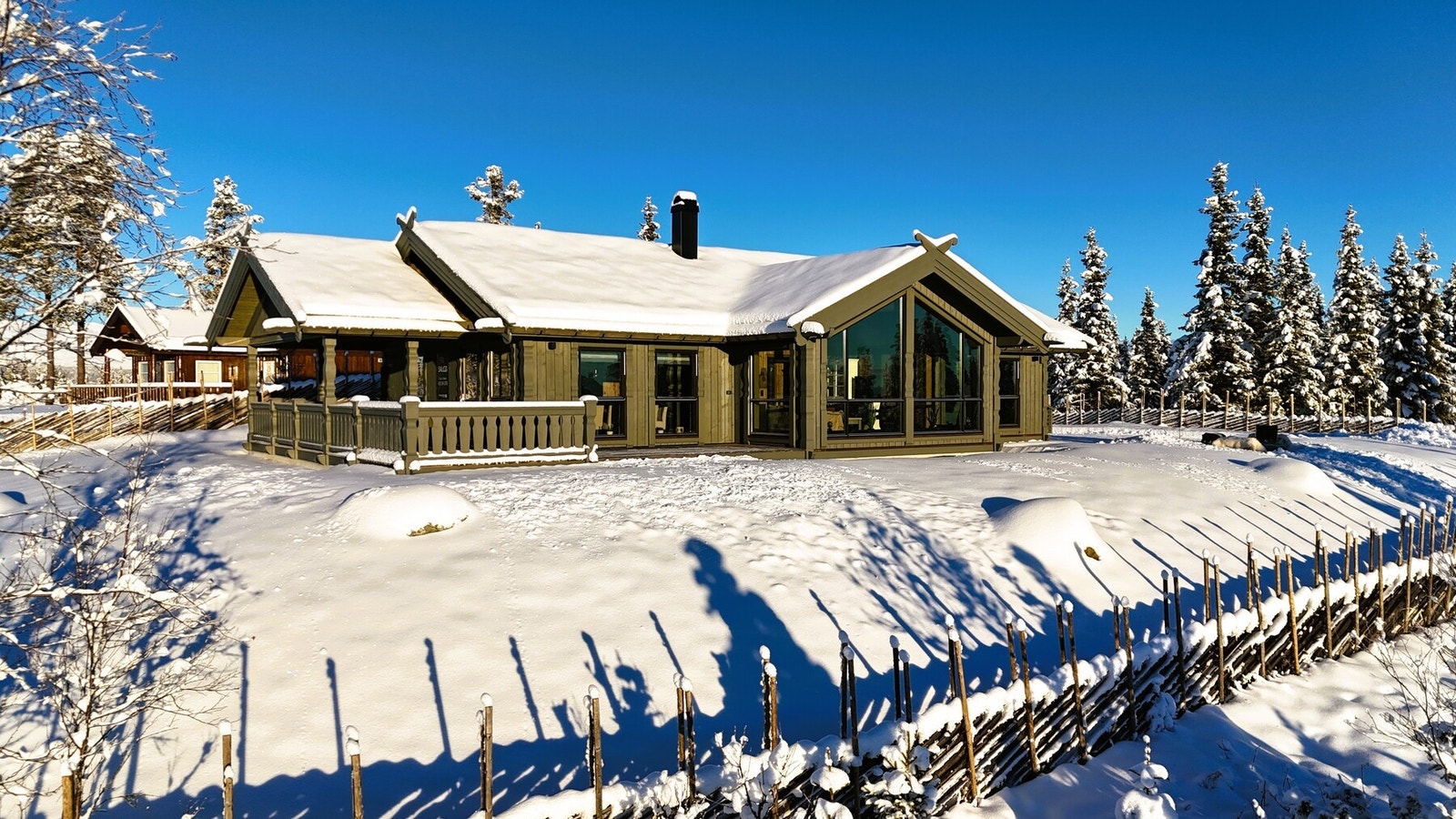 Velkommen til Sjausetvegen 265 i Gol. Nydelig nybygget hytte i vakre omgivelser. Galleribilde