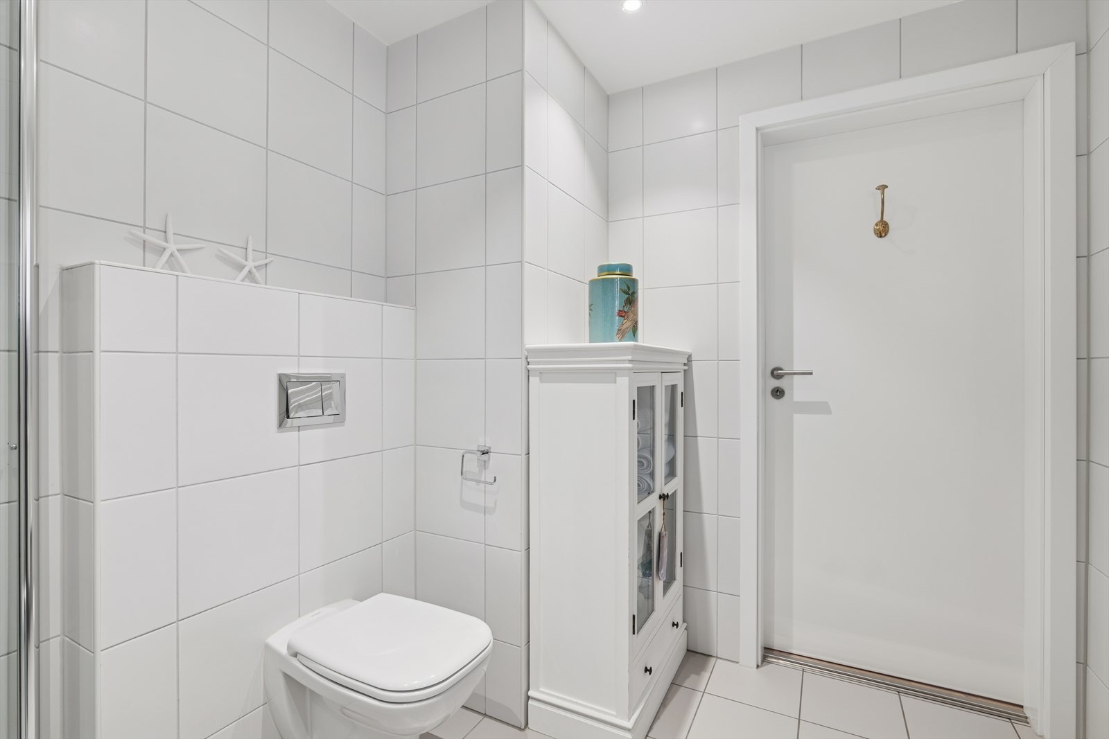 Gulvet har varmekabler som sørger for en behagelig temperatur året rundt. Galleribilde