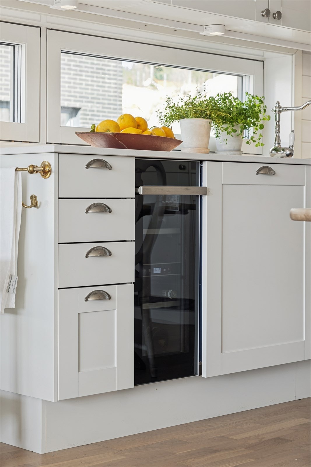 Her kan du servere gjestene dine vin fra eget vinskap. Galleribilde