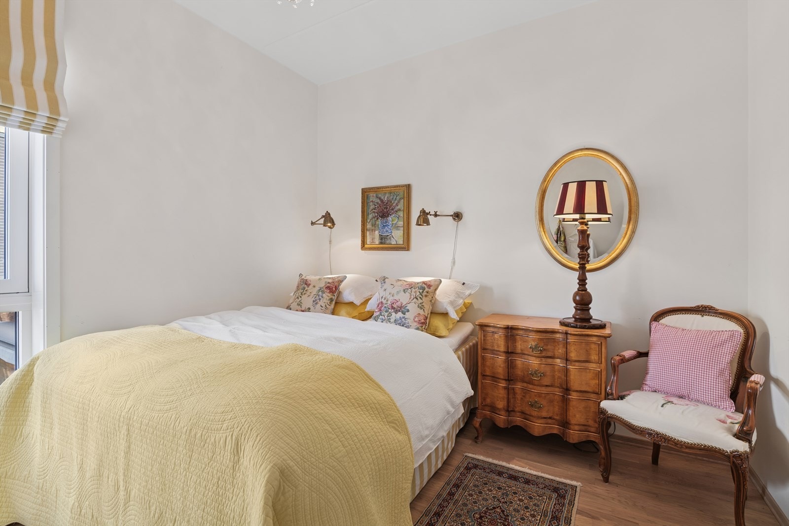 Leiligheten har tre lyse og pene soverom med meget gode lys- og utsiktsforhold. Galleribilde