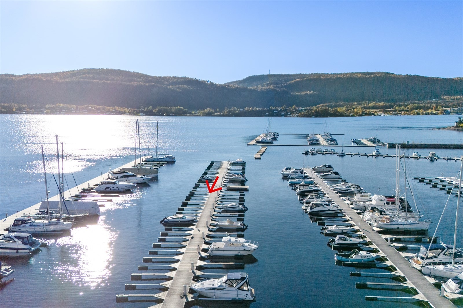 Det medfølger en egen båtplass til leiligheten. Galleribilde
