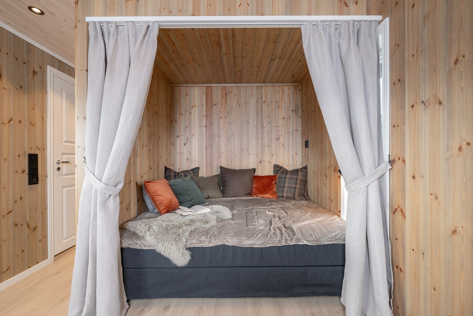 Daybed som kan brukes som gjesteseng eller ekstra sofa. Galleribilde