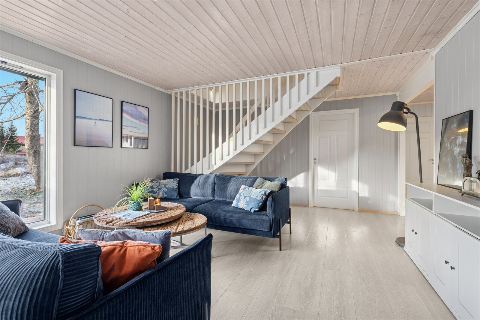 Stuen er lys og pen. Galleribilde