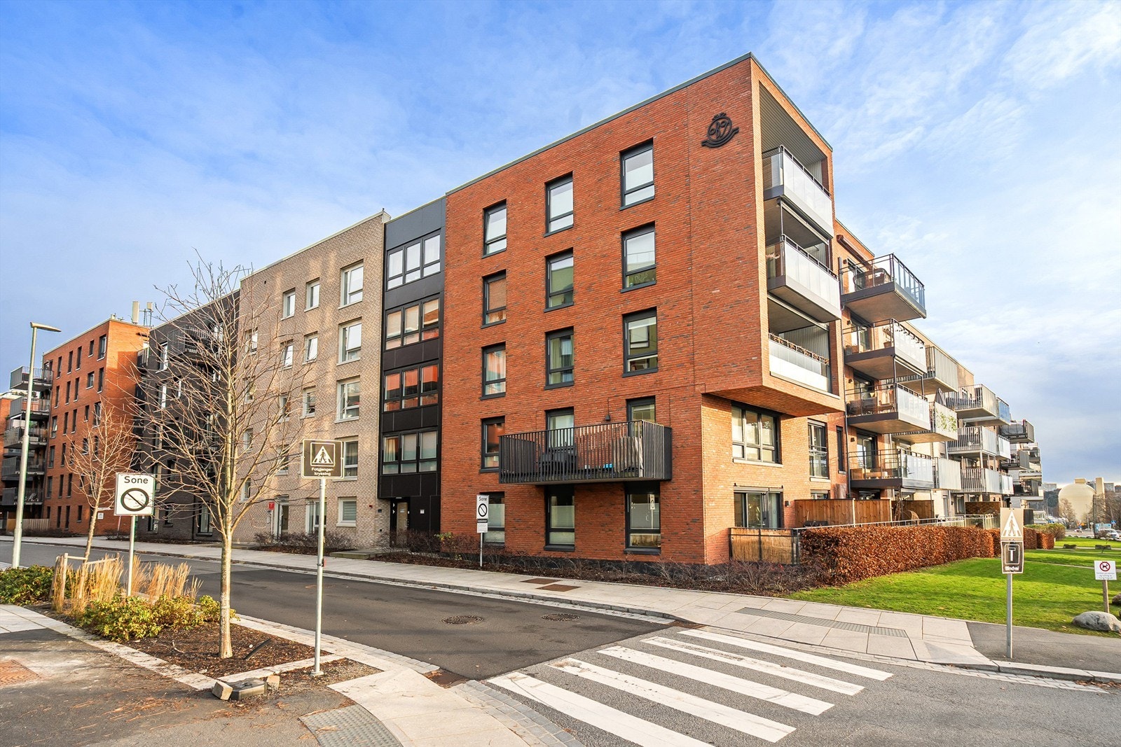 Fasade og inngangsparti. Galleribilde