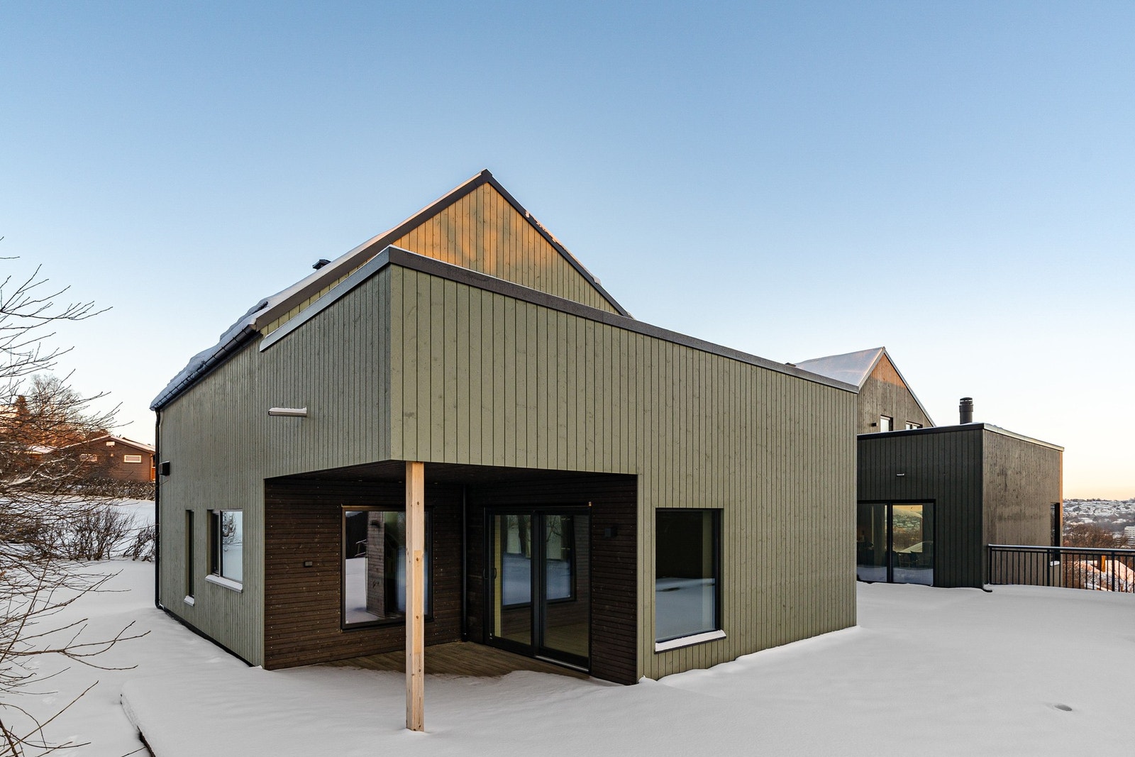 Uteareal vil deles inn, skjermes ytterligere og ferdigstilles våren -26. Galleribilde