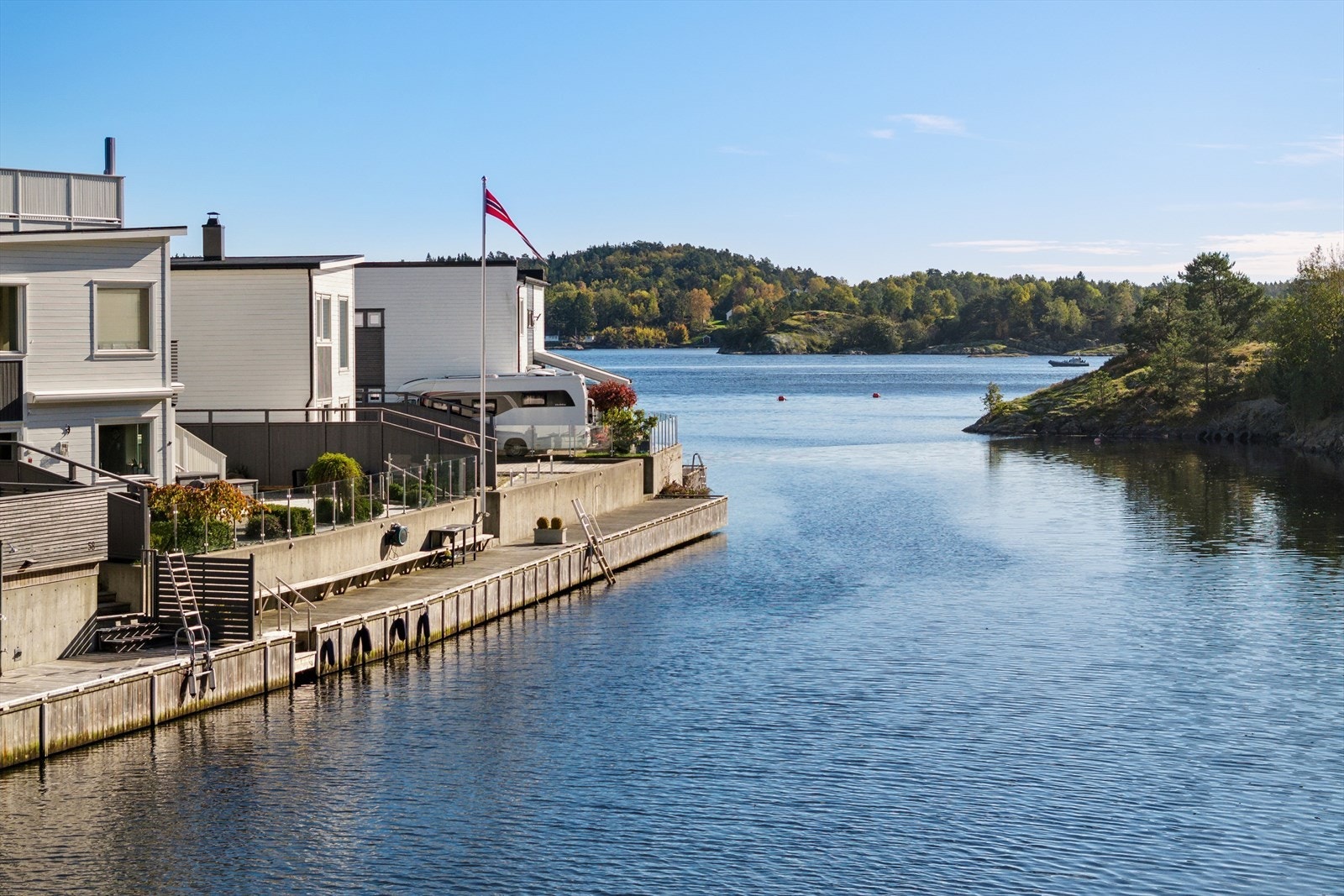 Skjermet beliggenhet med gode solforhold. Galleribilde