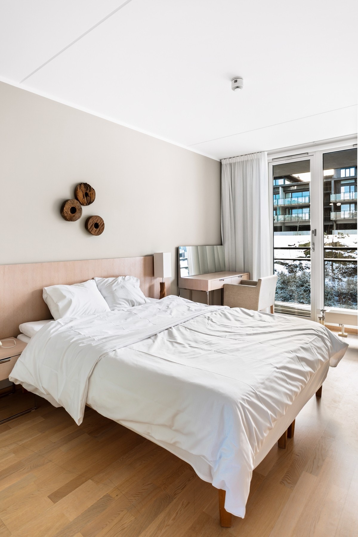 Her har du også utgang til verandaen bak leiligheten. Galleribilde