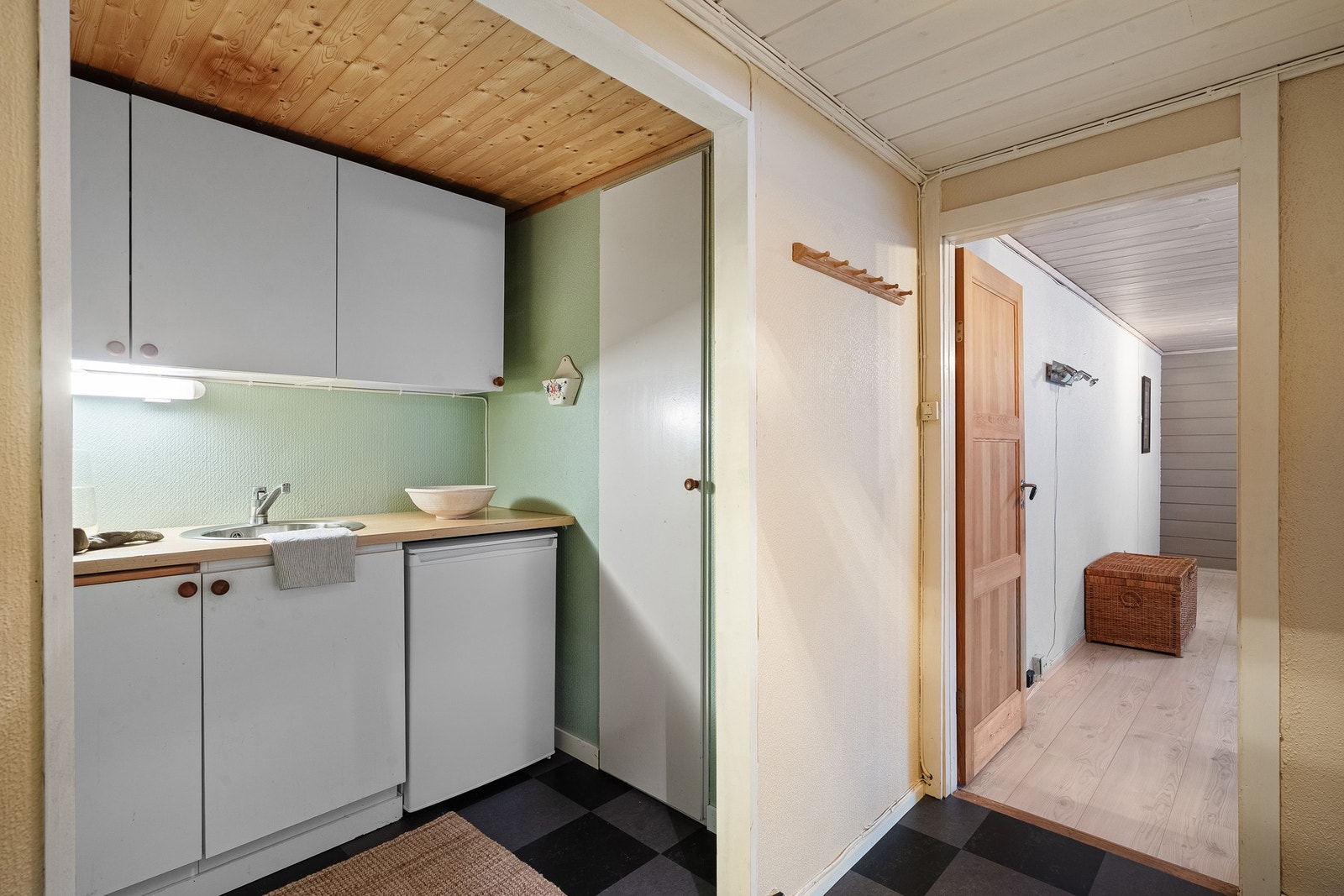 I underetasjen er det også et lite kjøkken (ikke omsøkt). Galleribilde