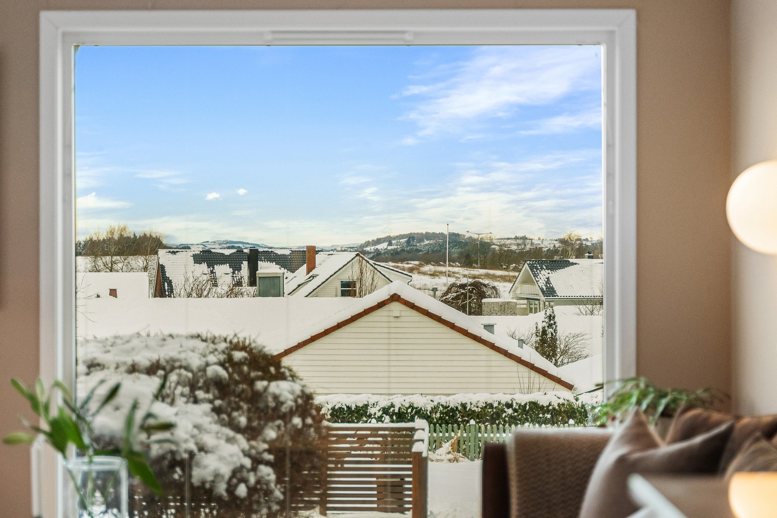 Det er fritt utsyn fra boligen og minimalt med innsyn. Galleribilde