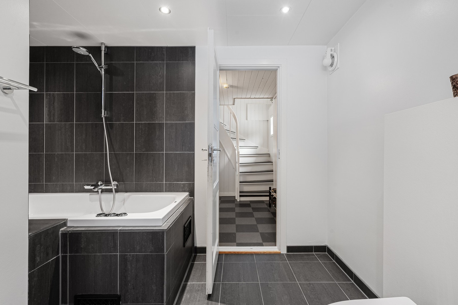 Og badekar. Galleribilde