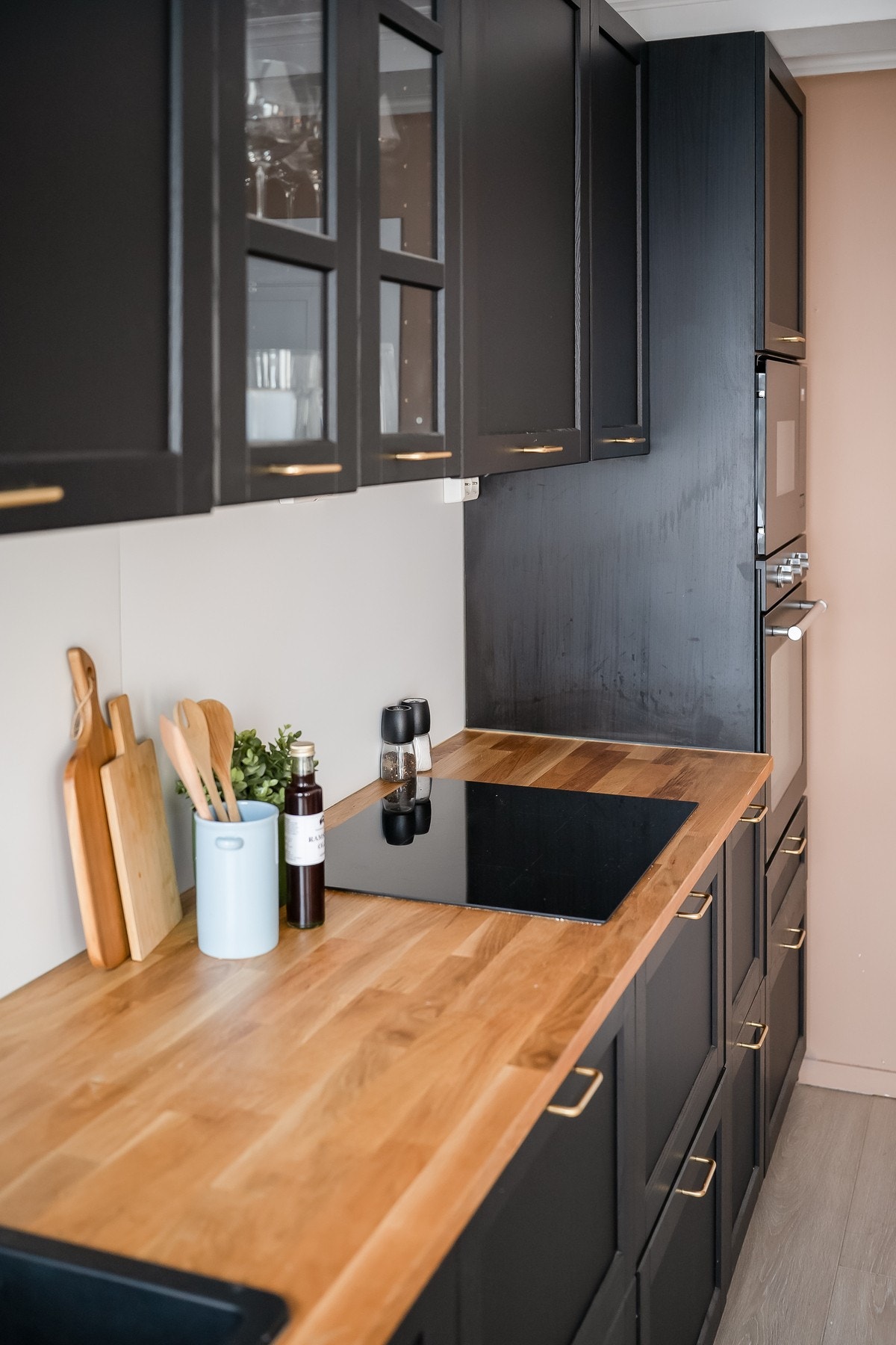 Benkeplate i tre. Galleribilde