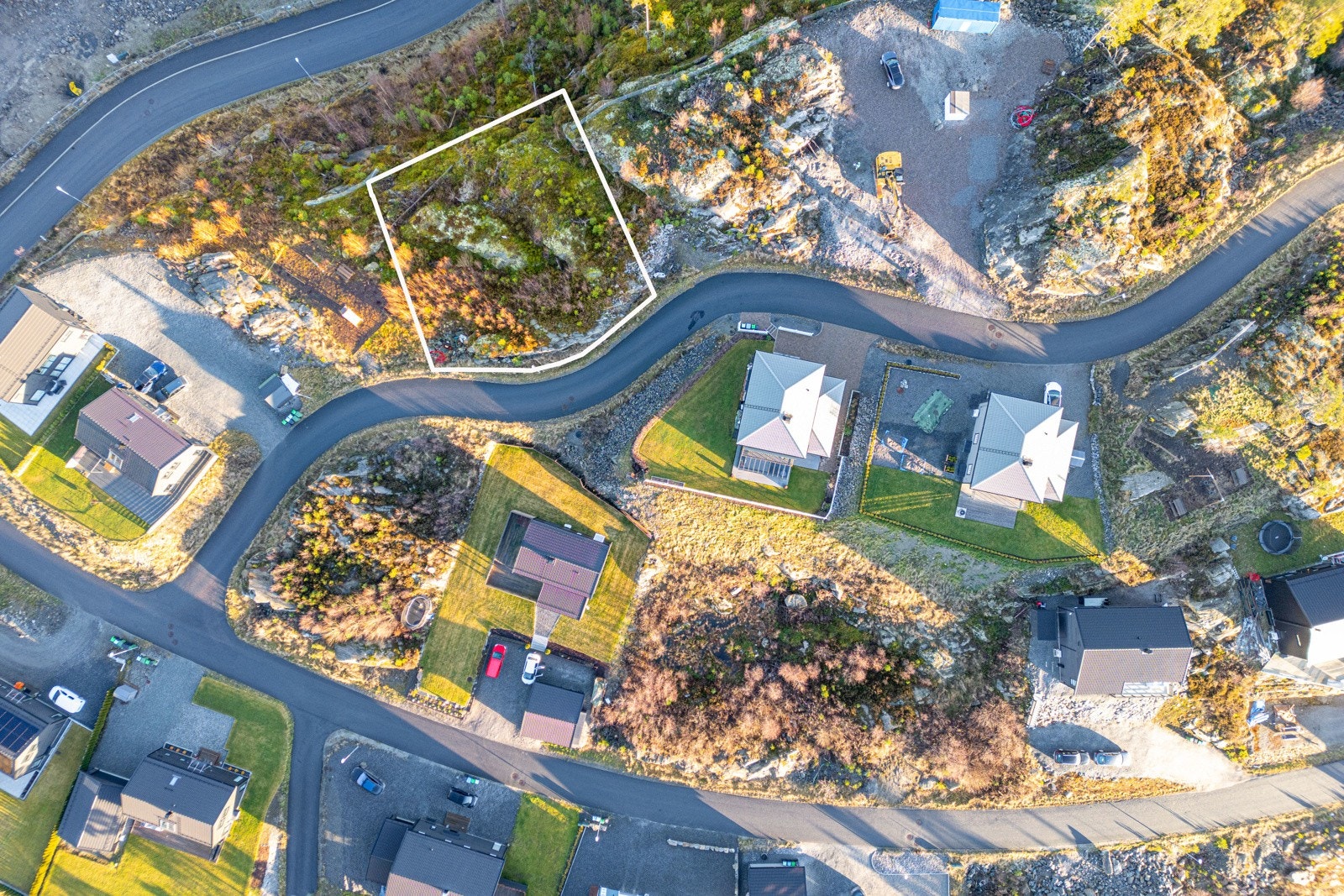 Attraktiv, byggeklar selveiertomt på 883 kvm. Utnyttelsesgrad på 20%. Galleribilde