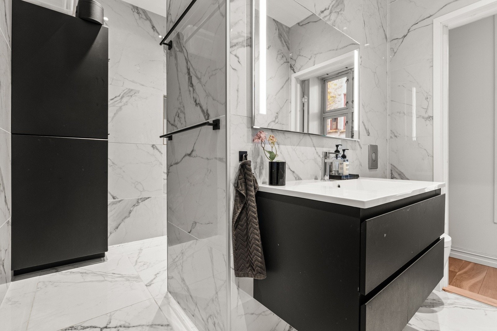 Her er det komfort og kvalitet i alle detaljer så her får man en god start på dagen. Galleribilde