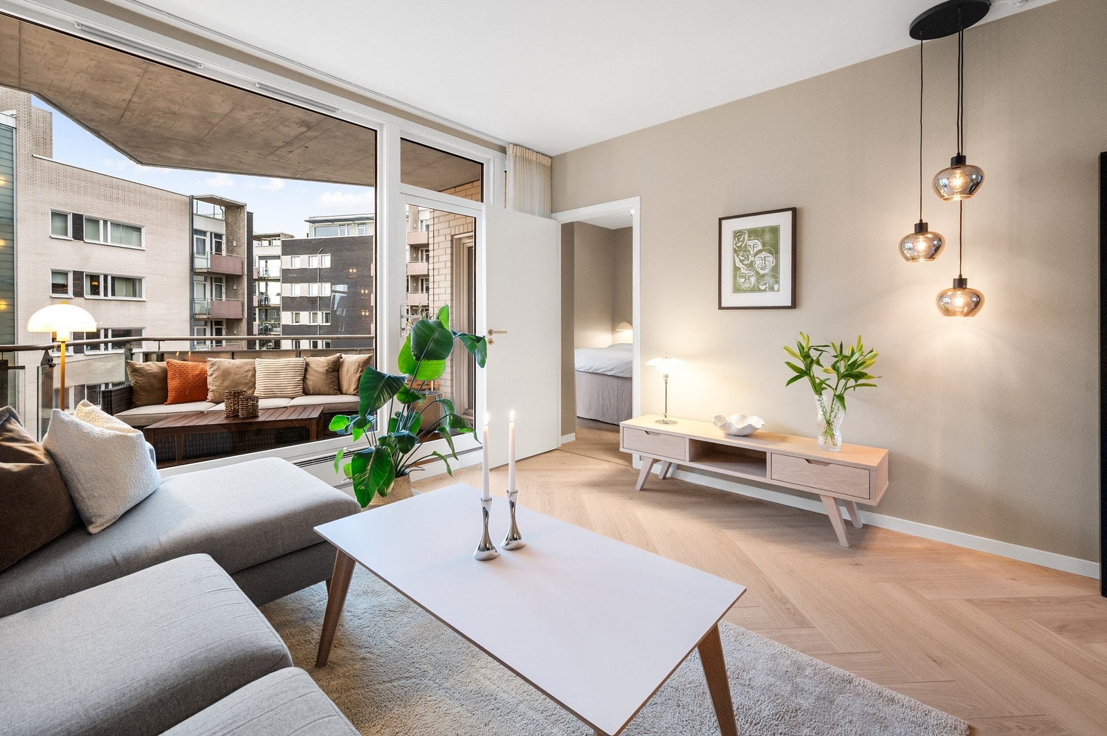 En lekker og moderne 3-roms selveierleilighet i 3. etasje, sentralt i populære Nydalen. Galleribilde