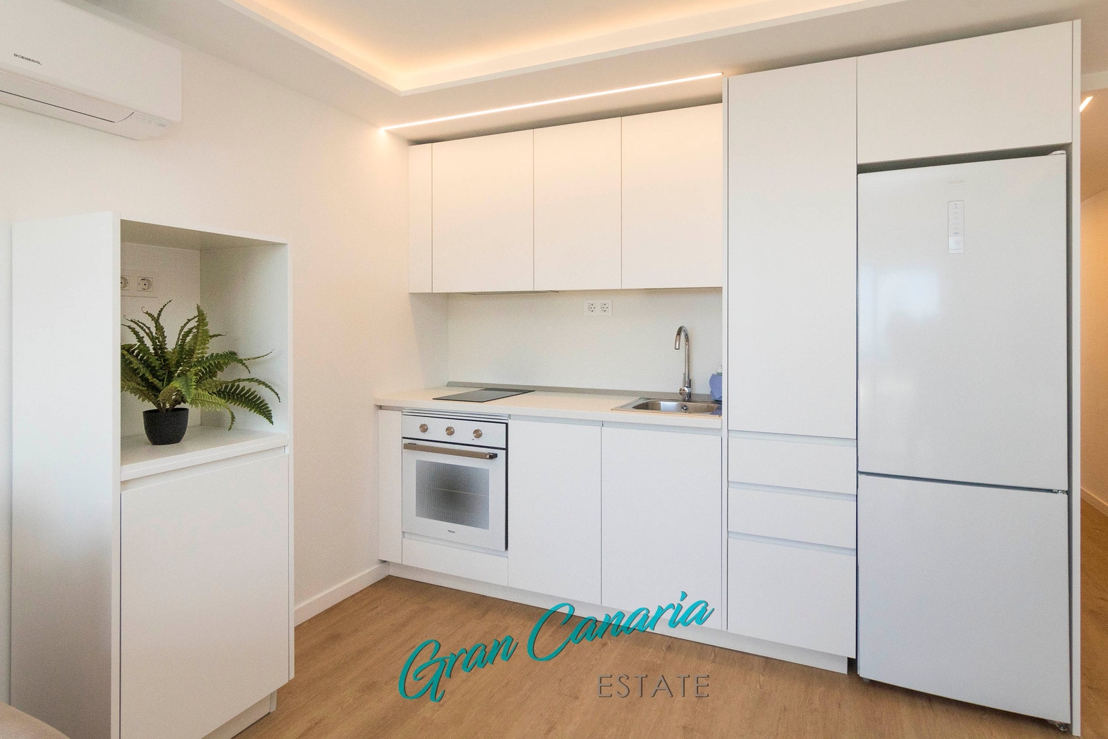 Stue med åpen kjøkkenløsning Galleribilde