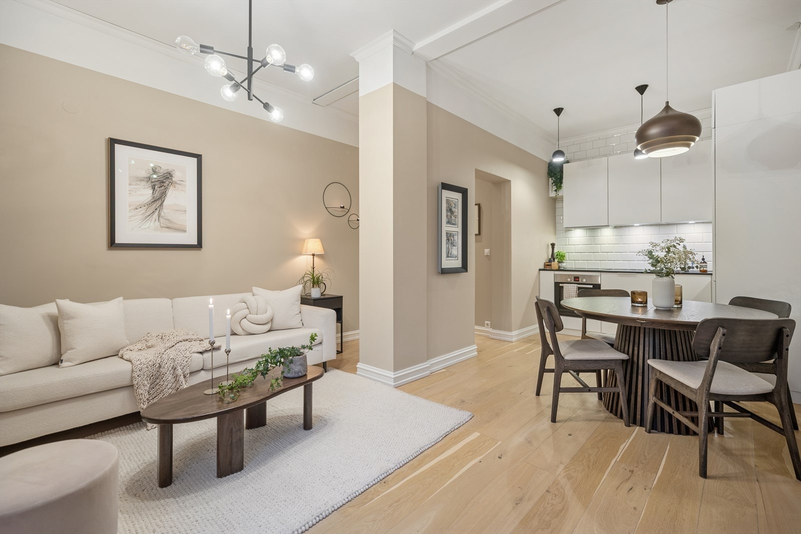 En tiltalende og lekker 2-roms selveier beliggende sentralt, men tilbaketrukket til på Majorstuen. Galleribilde