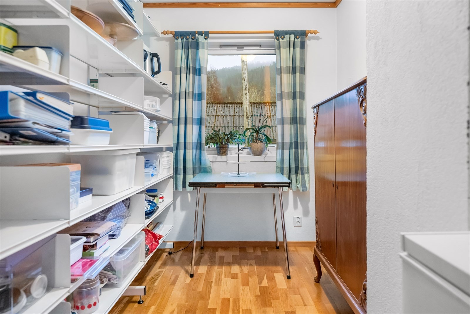 I tillegg har man et kontor/arbeidsrom som egner seg godt til hjemmekontor eller studieplass. Galleribilde