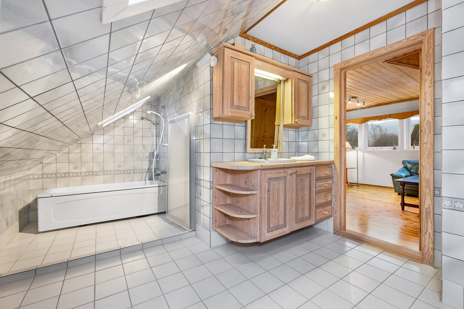 Her har man alt man trenger for et fullverdig baderom. Galleribilde