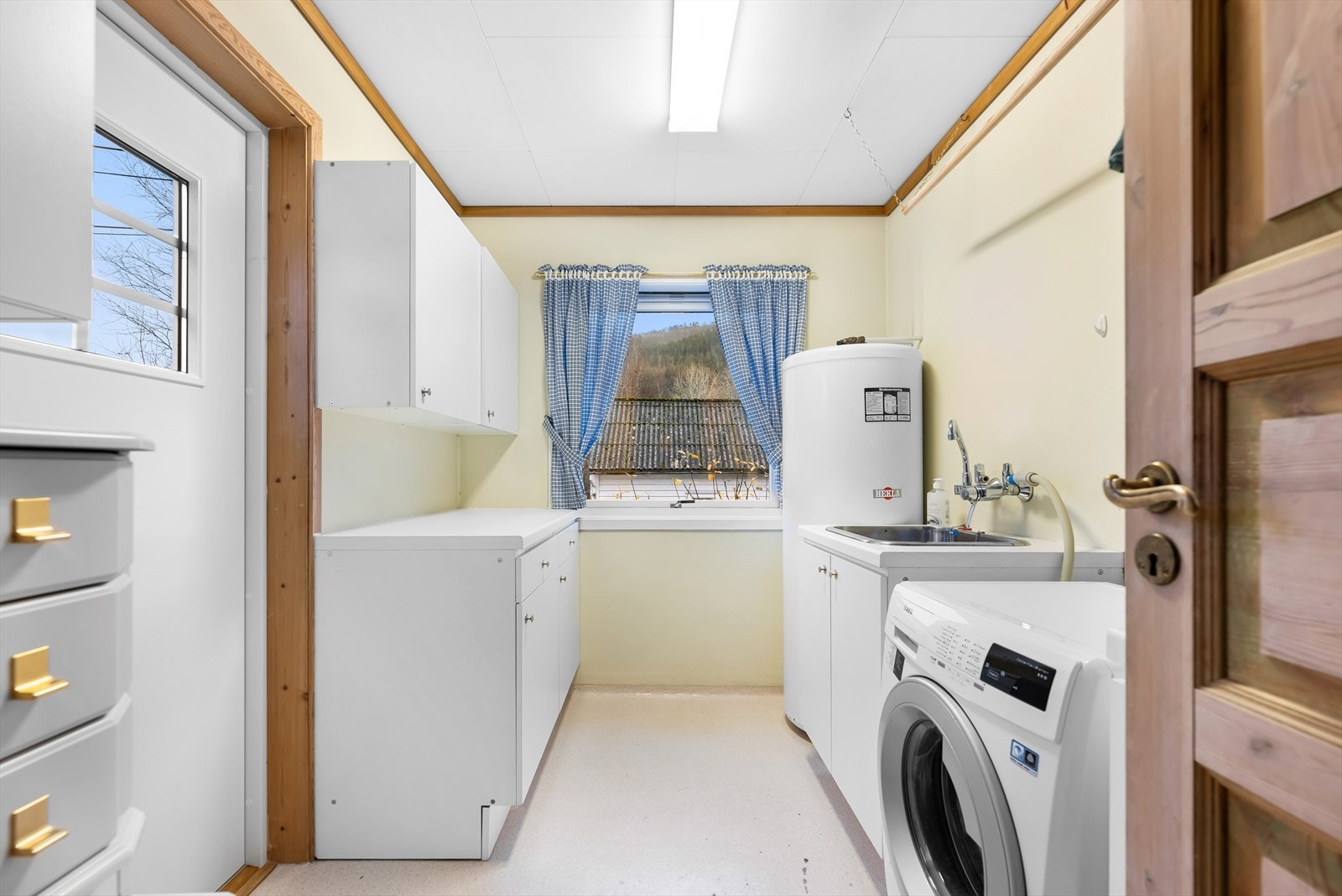Vaskerommet er funksjonelt utformet og bidrar til en praktisk hverdag. Galleribilde