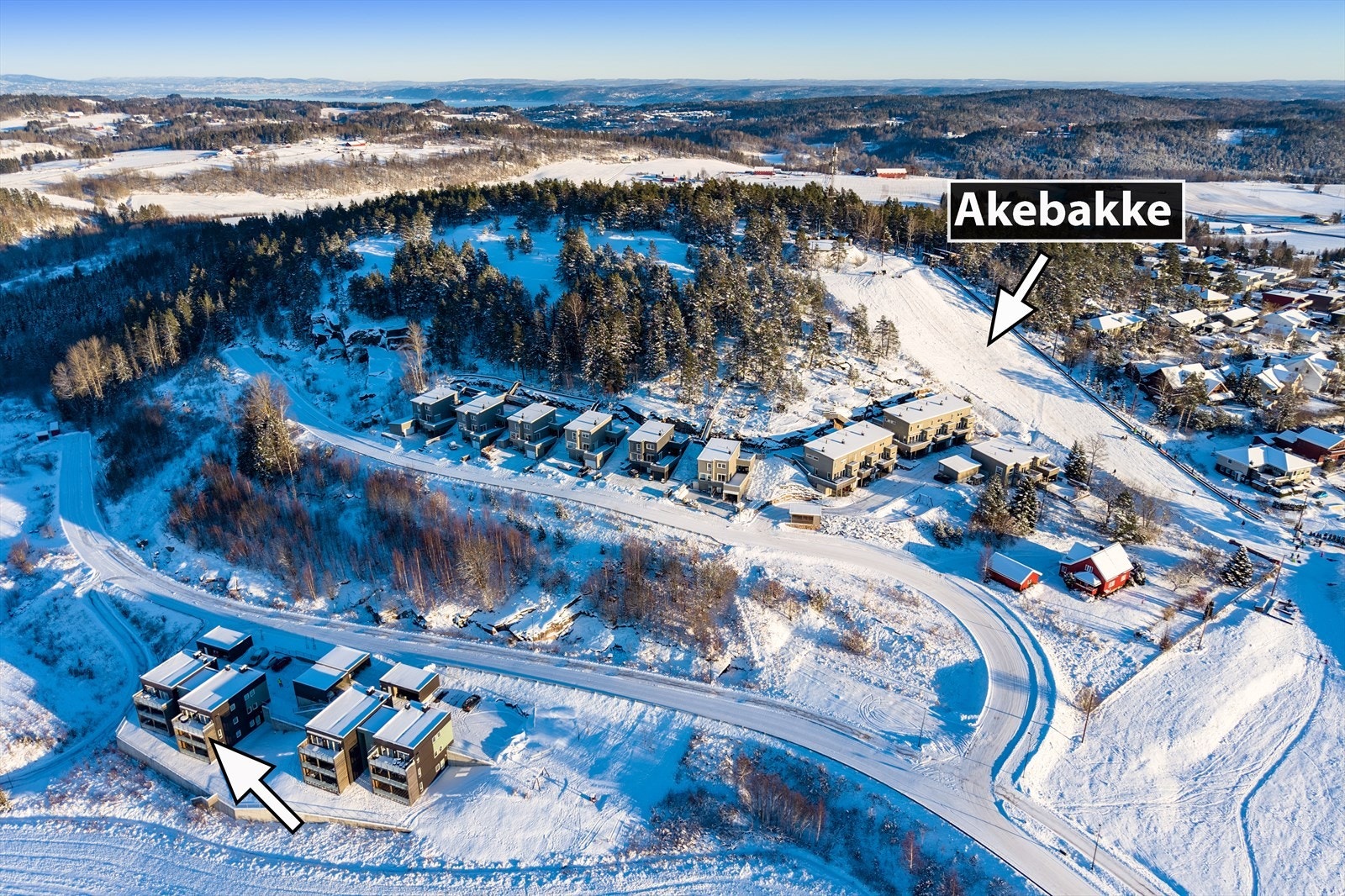 Fra eiendommen er det kort gangavstand til Gleinåsen snøpark som benyttes til aking, snowboard og ski, et populært samlingspunkt vinterstid for både barn og voksne. Galleribilde