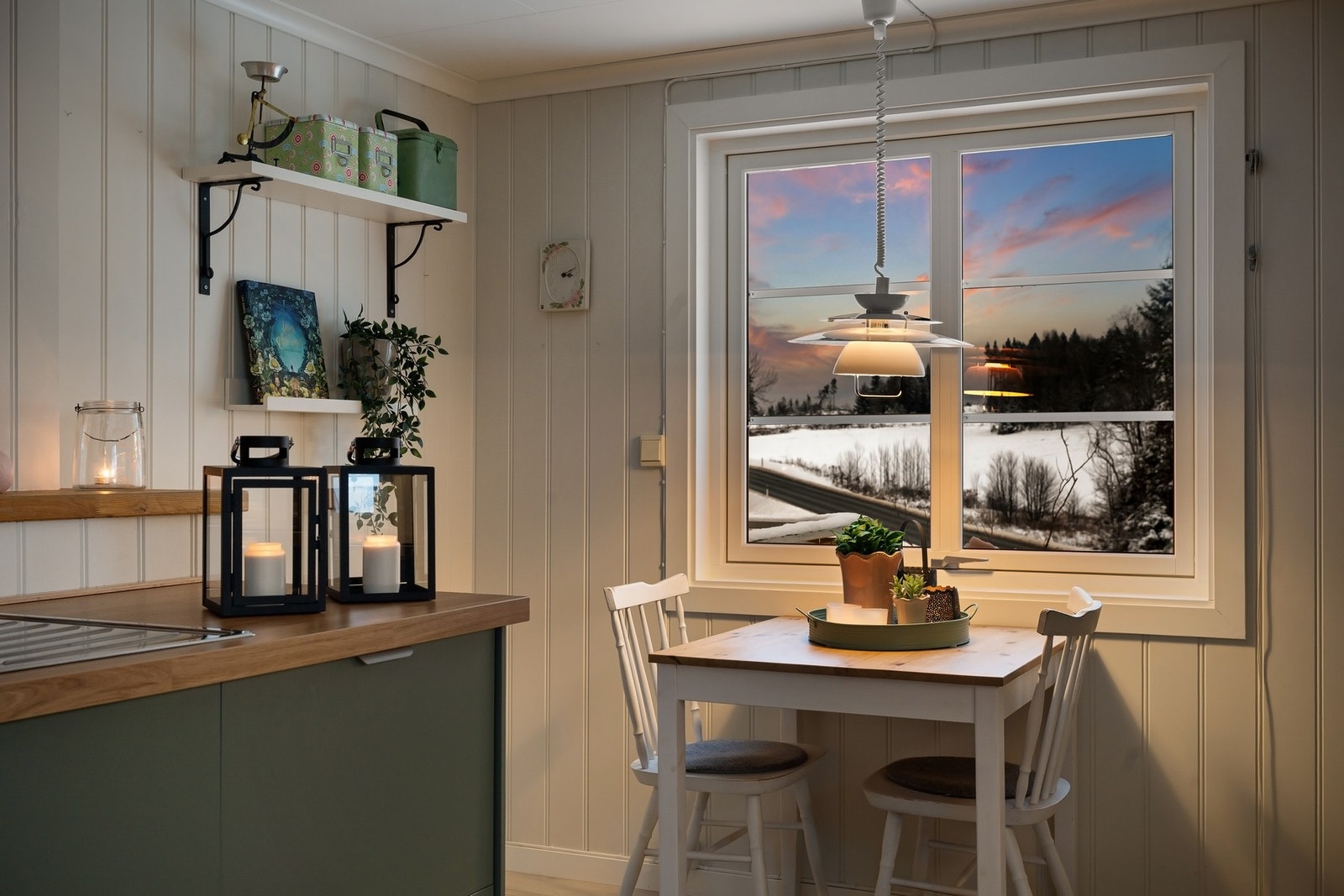 Boligen har blitt påkostet og modernisert over tid, både utvendig og innvendig. Galleribilde