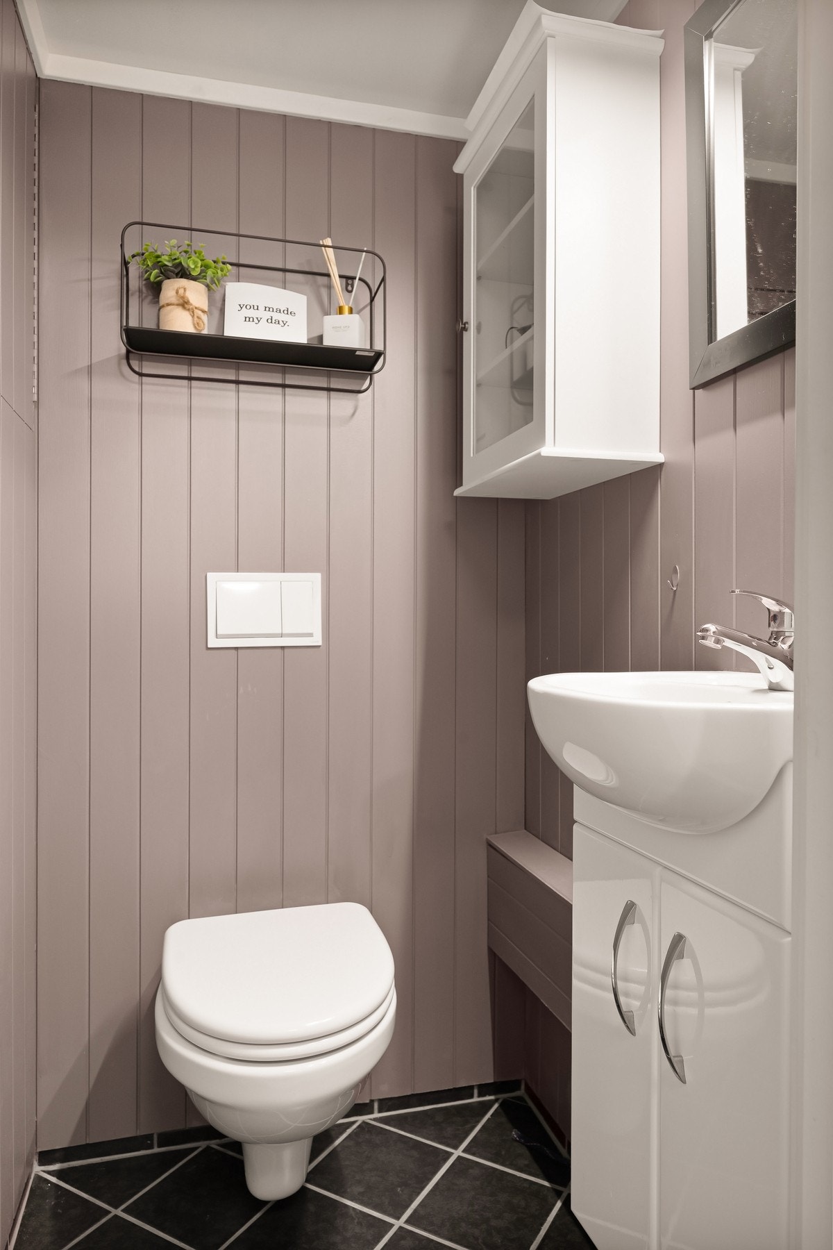 Toalettrom. Galleribilde