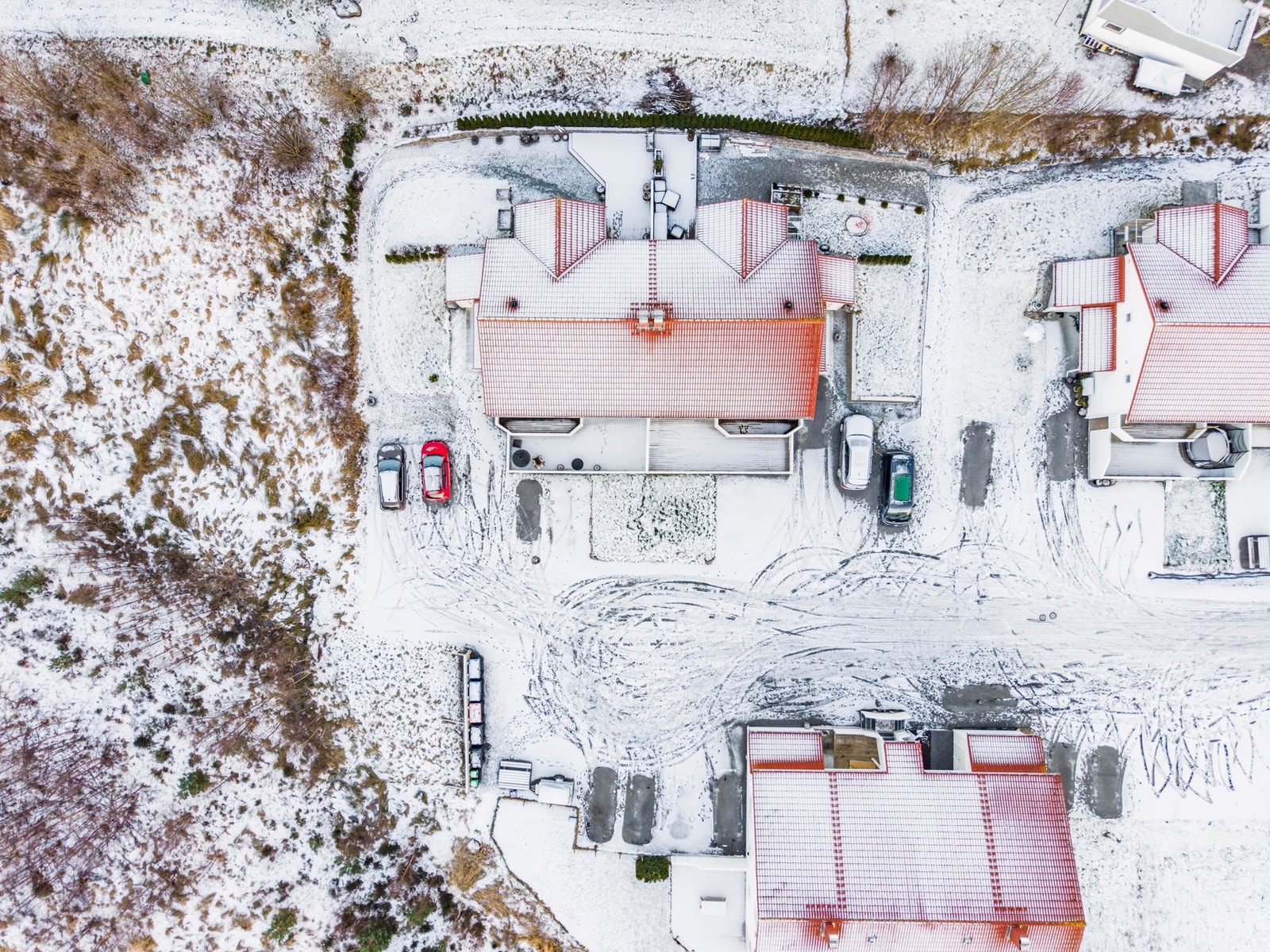 Og slik ser eiendommen ut fra fugleperspektiv. Galleribilde