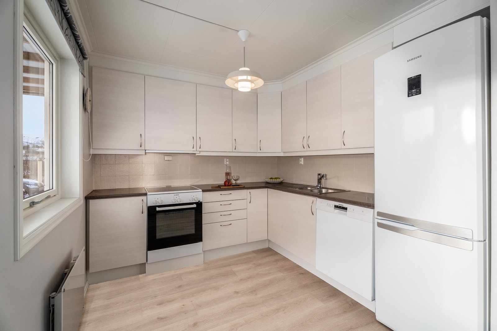 Hvitevarer på kjøkkenet medfølger. Galleribilde