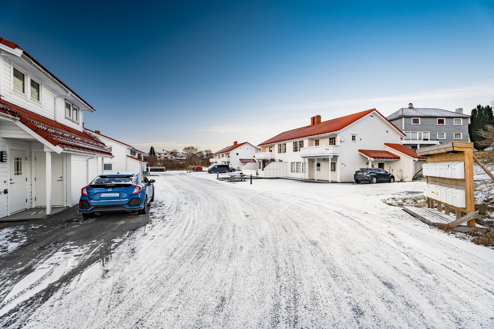 Flat og fin tilkomst i et trivelig nabolag. Galleribilde