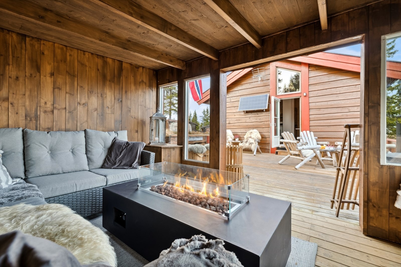 Tilbring helger og ferier i den koselige utestuen! Galleribilde
