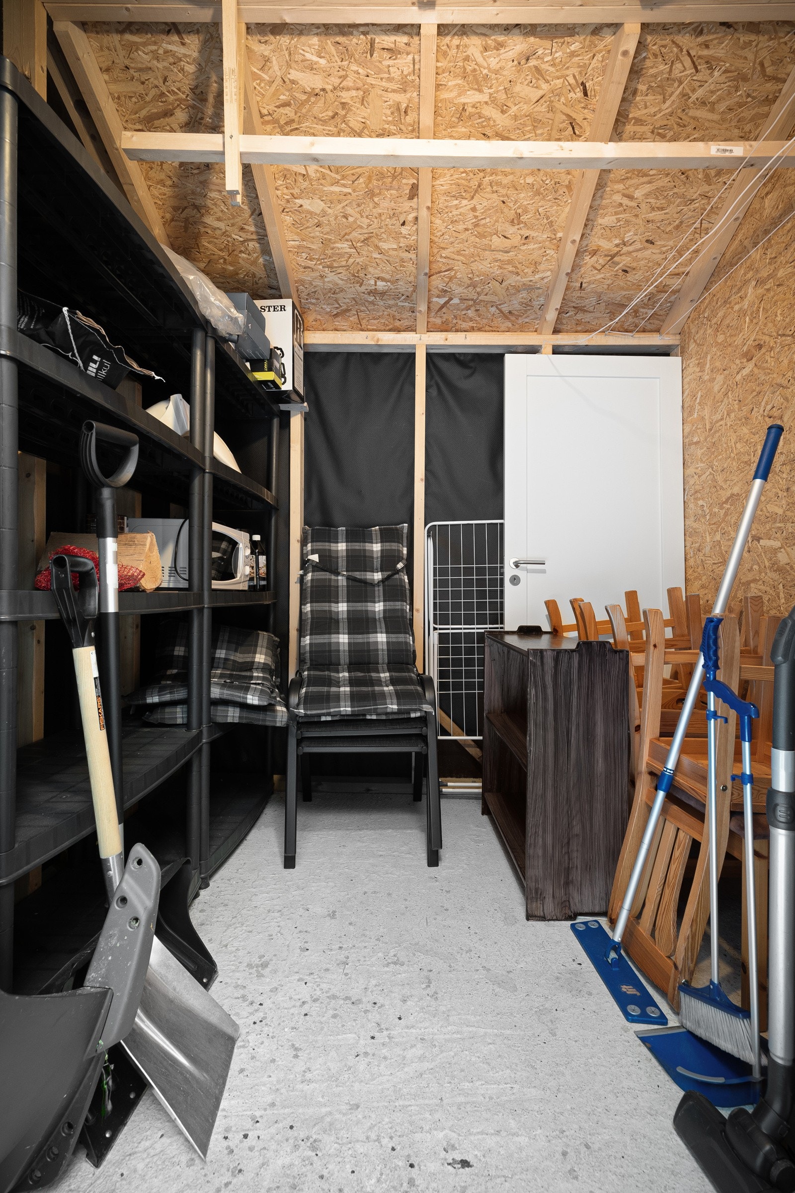 Praktis utvendig bod. Galleribilde