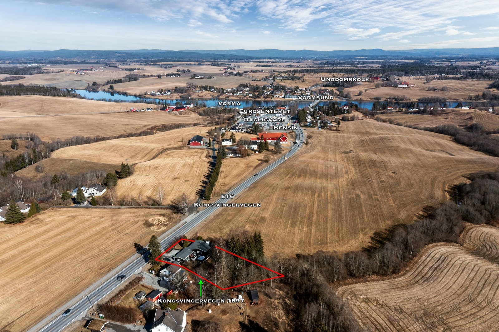 Eiendommen er beliggende på Kulmoen ved Vormsund i Nes kommune. Området består hovedsakelig av spredd villabebyggelse og landbrukseiendommer. Galleribilde