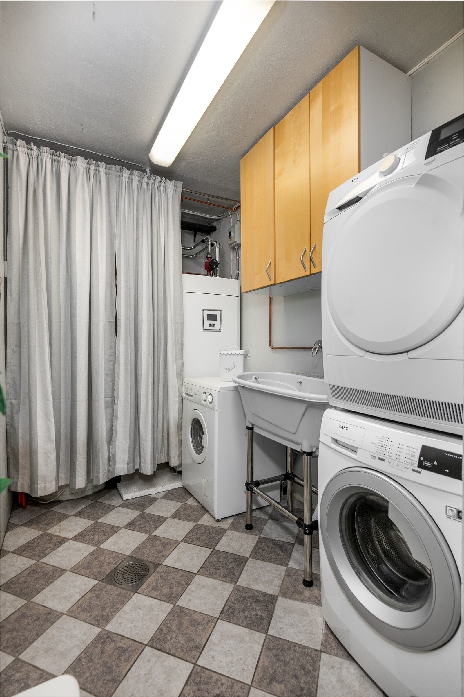 Praktisk vaskerom/ teknisk rom Galleribilde