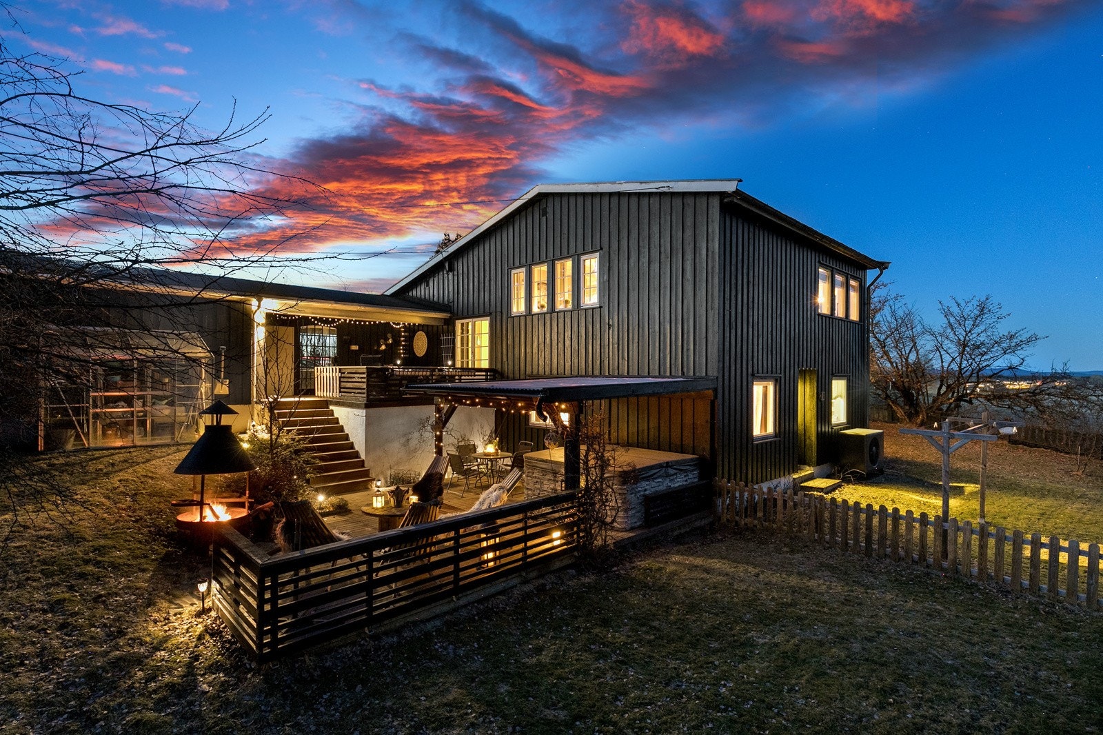 Velkommen til Kongsvingervegen 1897! Familievennlig enebolig med en meget attraktiv tomt, beliggende i naturskjønne omgivelser på Vormsund i Nes kommune Galleribilde