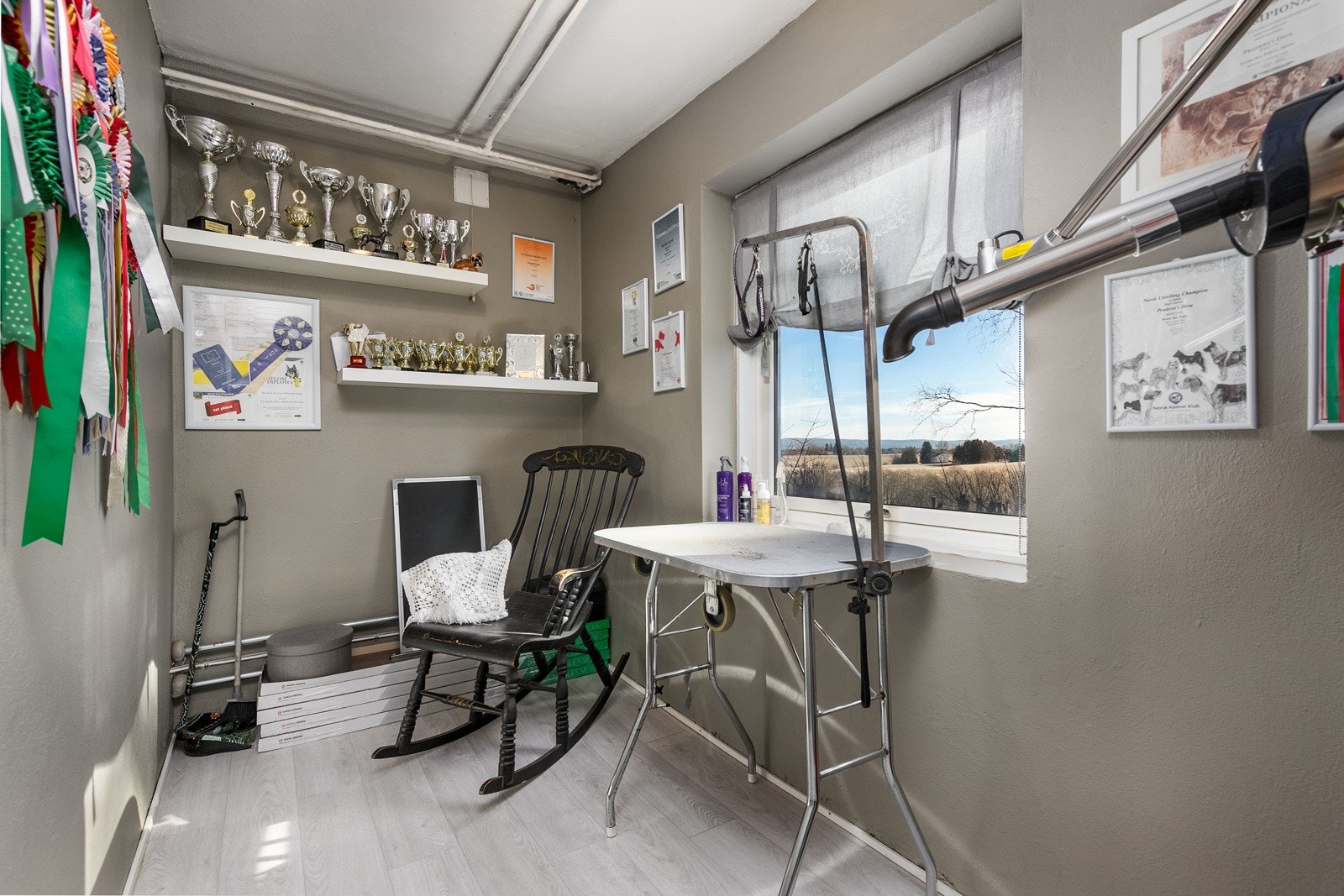 Arbeidsrom/ hobbyrom /innredet rom Galleribilde