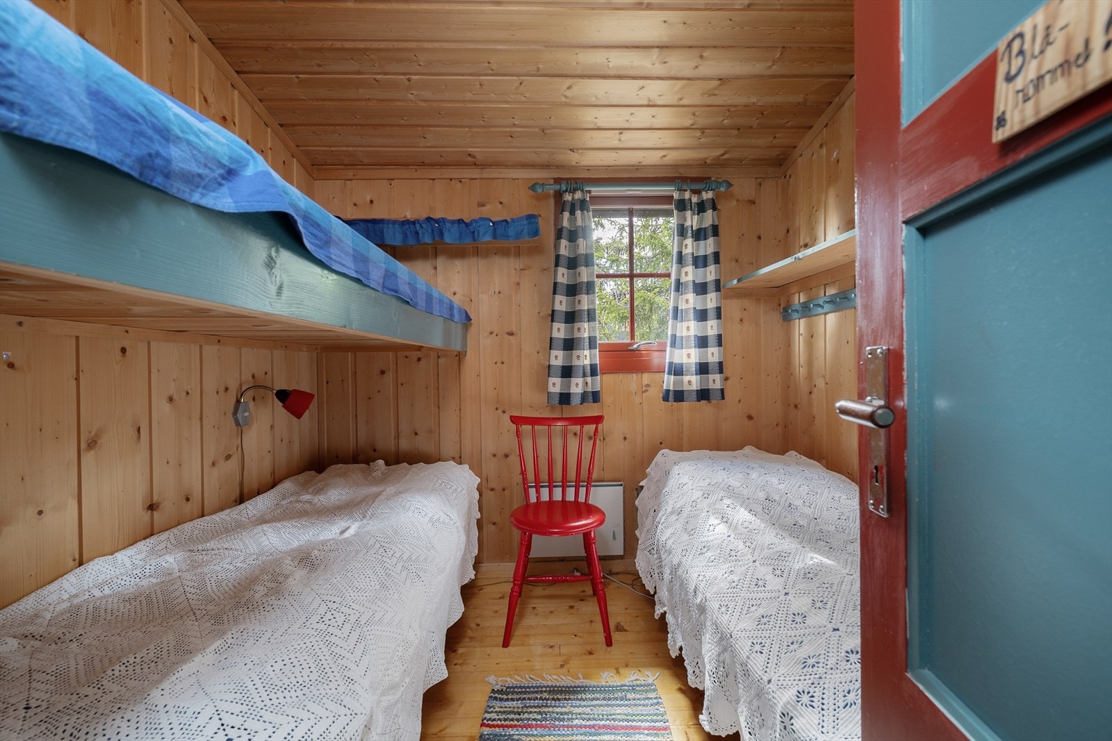 Soverom 2 innredet med 3 sengeplasser. Galleribilde