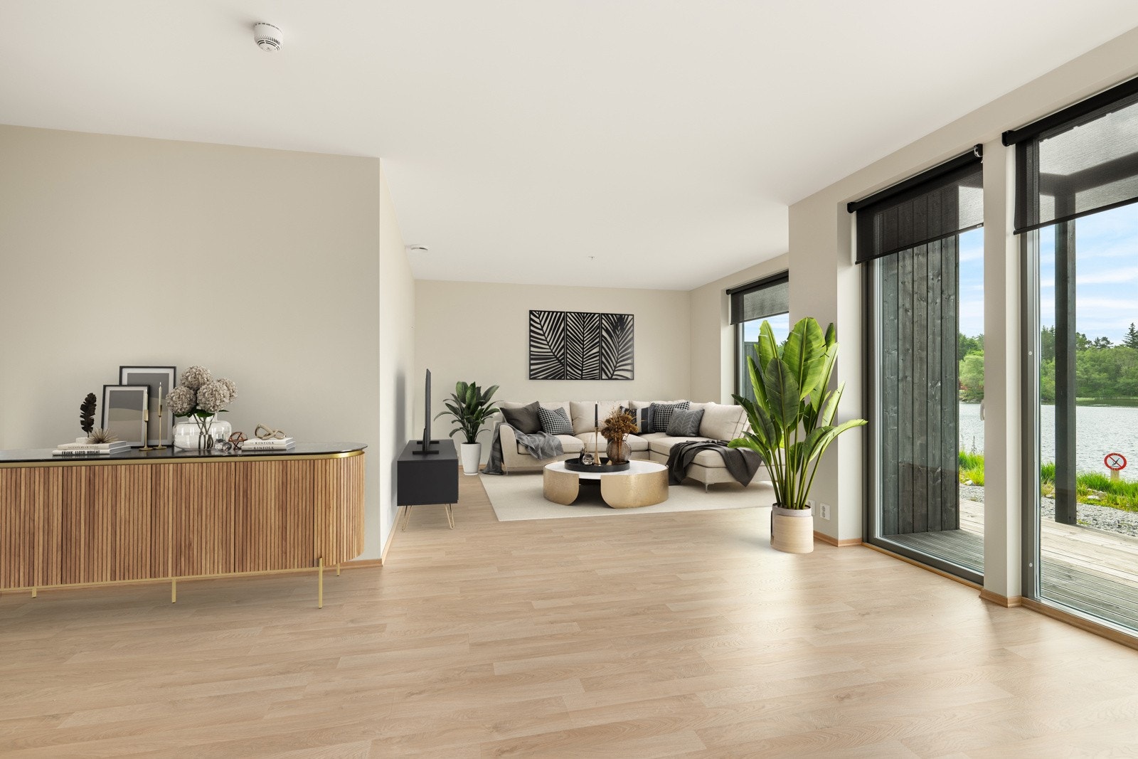 Stor stue med direkte utgang til solrik uteplass Galleribilde