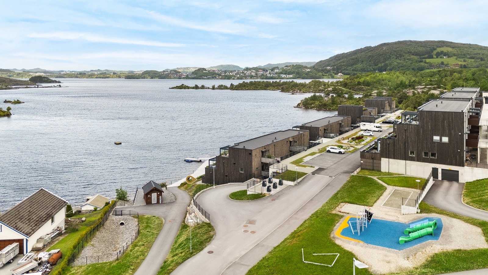 Pent opparbeidet fellestomt Galleribilde